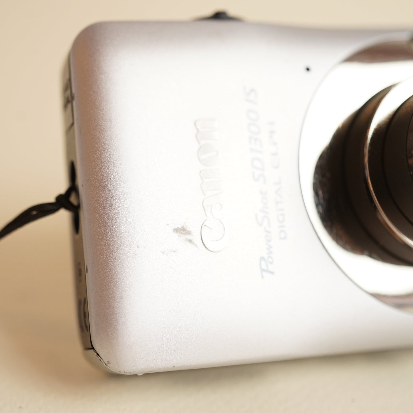 Canon PowerShot SD1300 IS Digital Camera | 12.1MP | Tested & Working | Silver