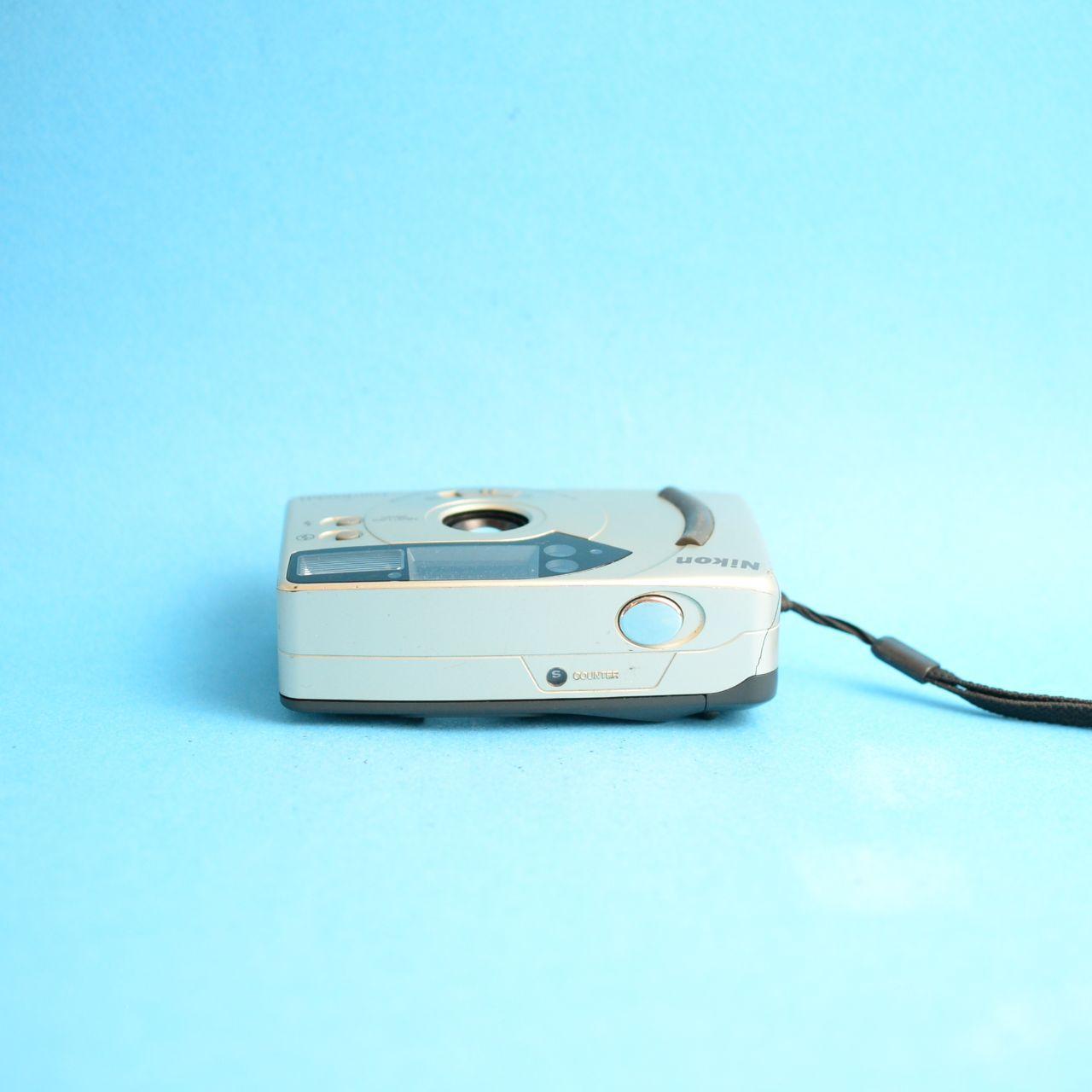 Nikon Fun Touch 6 Film Camera | 35mm Point & Shoot | Tested & Working | Silver