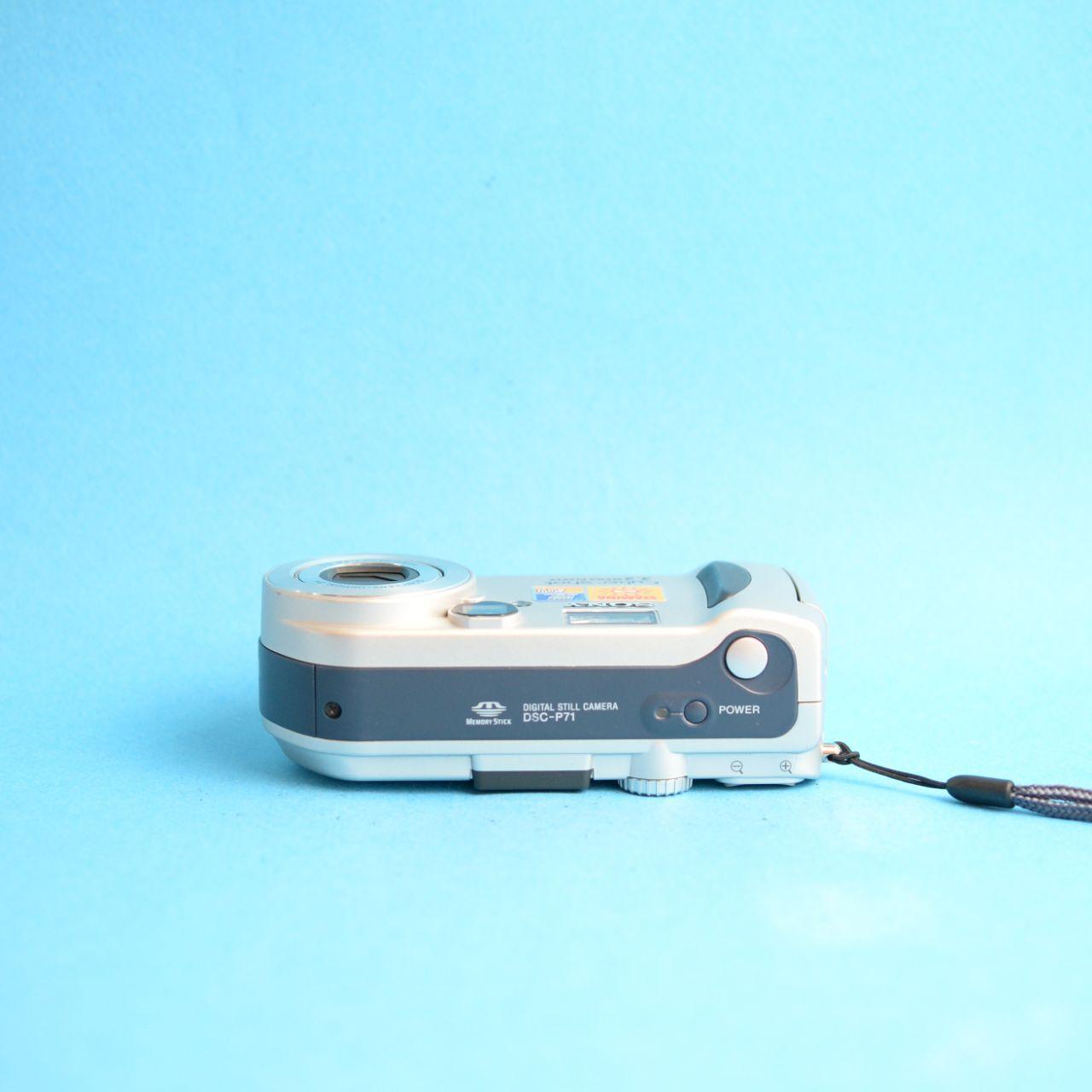 Sony Cyber-shot DSC-P71 Digital Camera | 3.2MP | Tested & Working | Silver