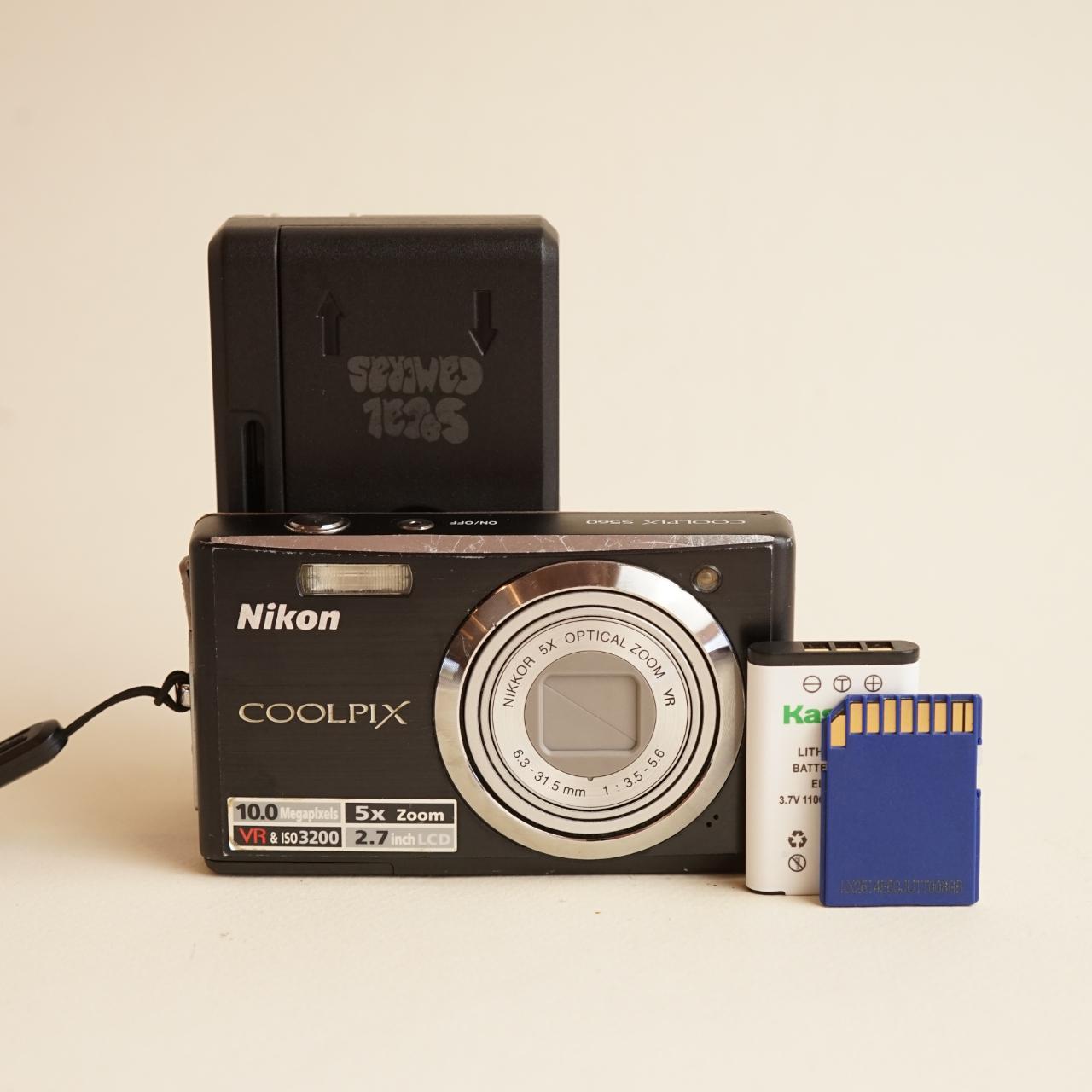 Nikon Coolpix S560 Digital Camera | 10MP | Tested & Working | Black
