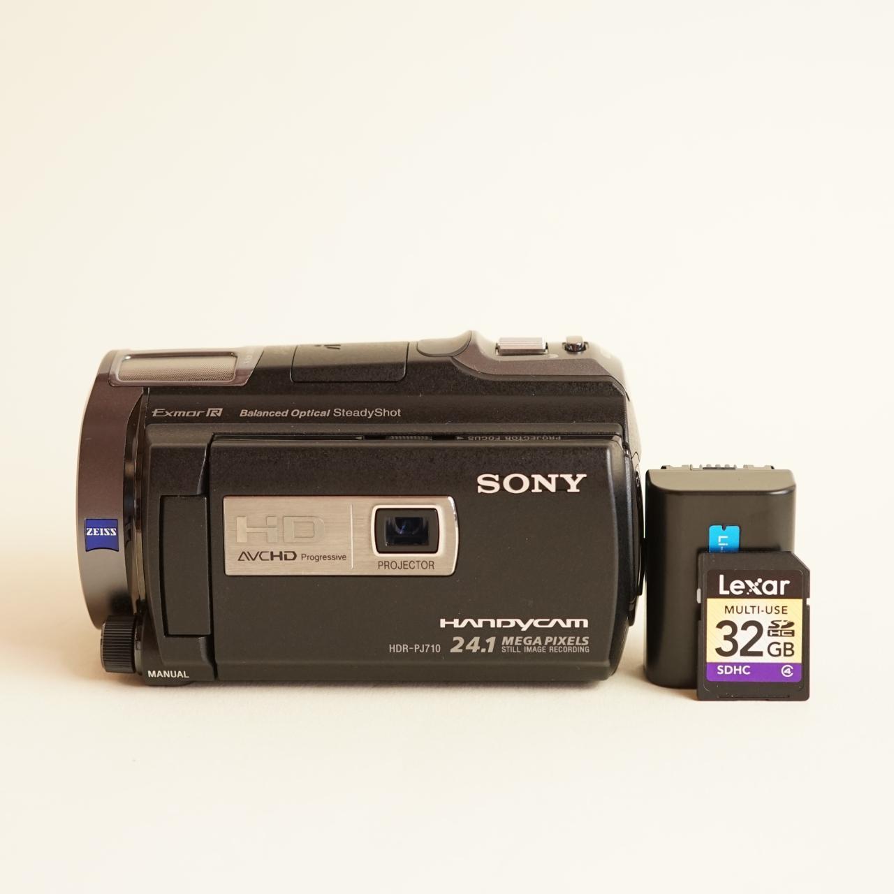 Sony Handycam HDR-PJ710 Camcorder | Built-in Projector | Read Description | Black
