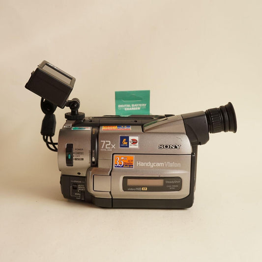 Sony Handycam CCD-TRV85 Camcorder with Tapeless Setup