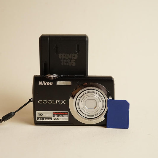 Nikon Coolpix S220 Digital Camera | 10MP | Tested & Working | Black