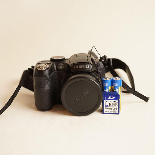 Fujifilm FinePix S2700 Digital Camera | 12MP | Tested & Working | Black