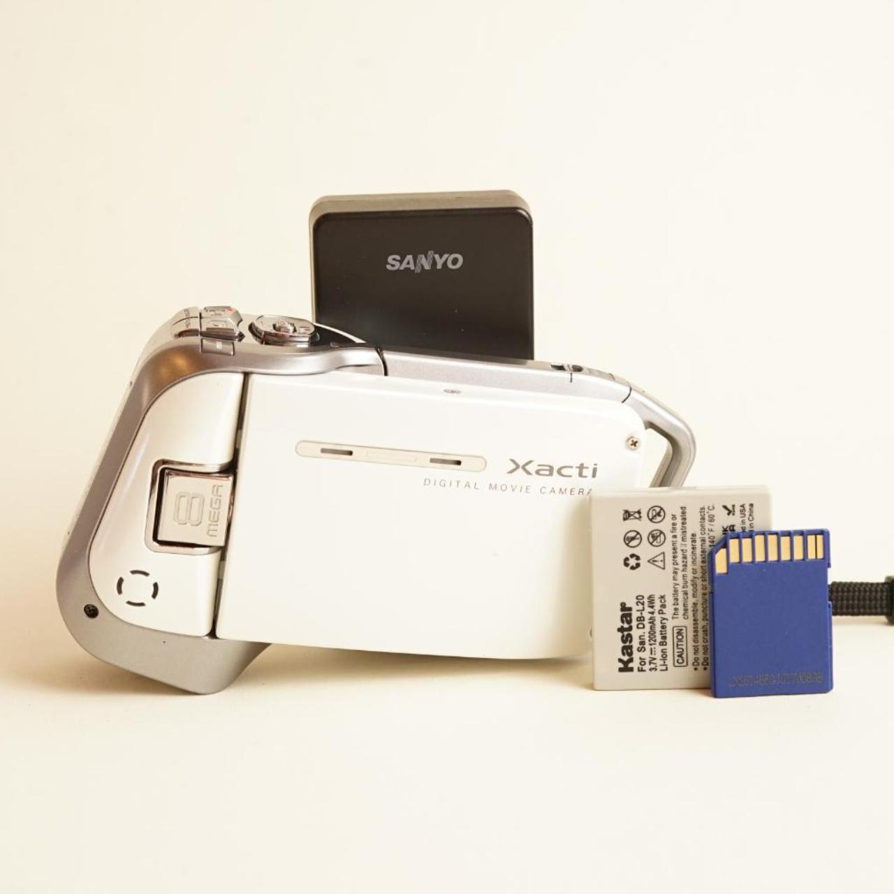 Sanyo Xacti VPC-E2 Digital Camera | 8.1MP | Tested & Working | White