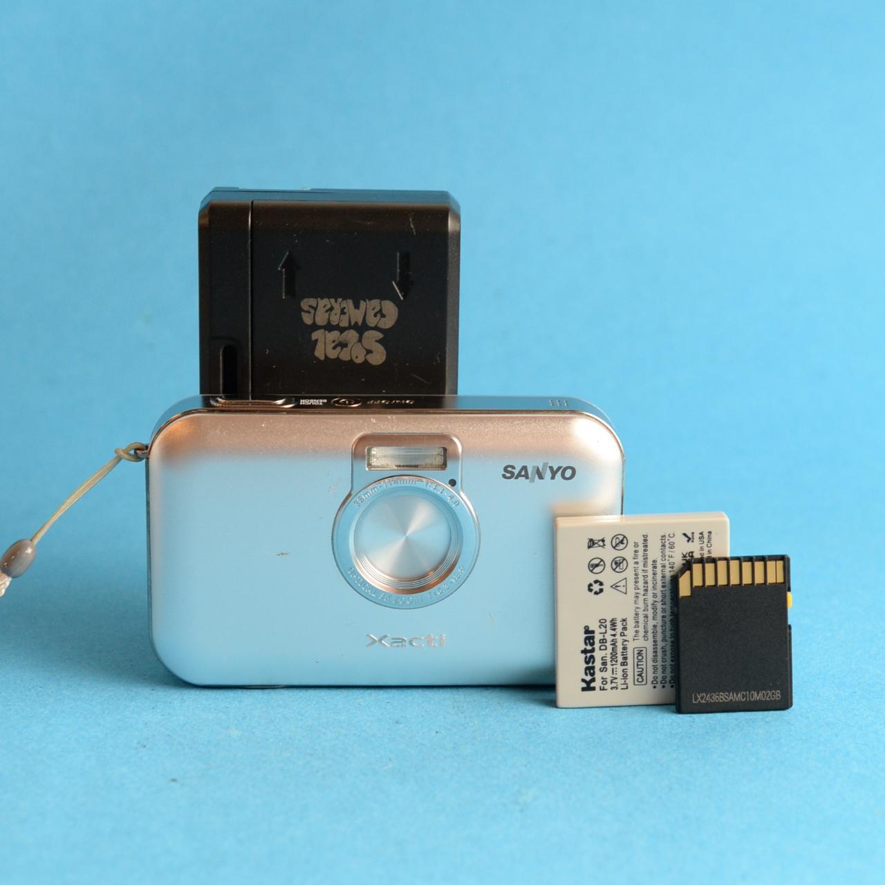 Sanyo Xacti VPC-E6 Digital Camera | 6MP | Tested & Working | Silver