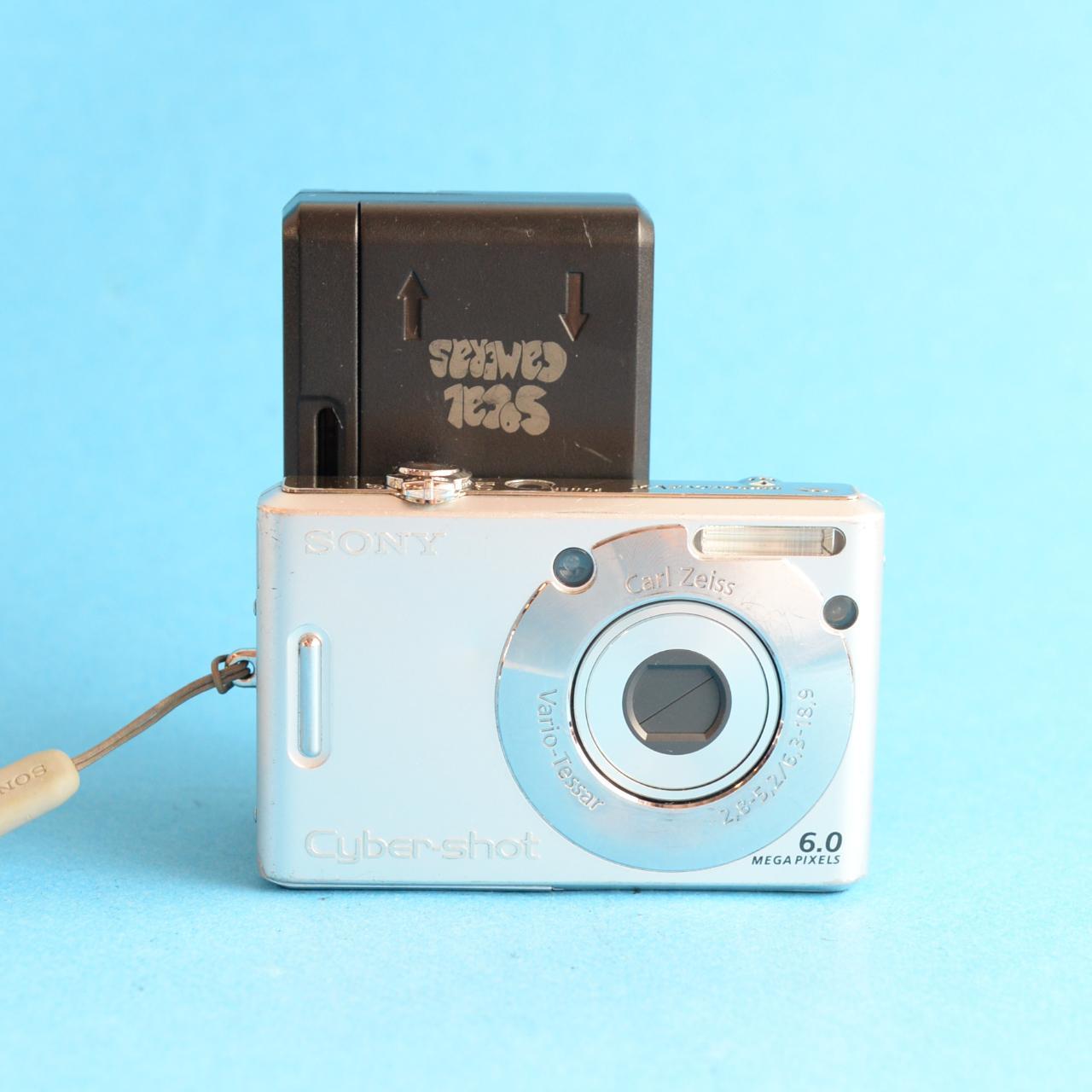 Sony Cyber-shot DSC-W30 Digital Camera | 6MP | Read Description | Silver