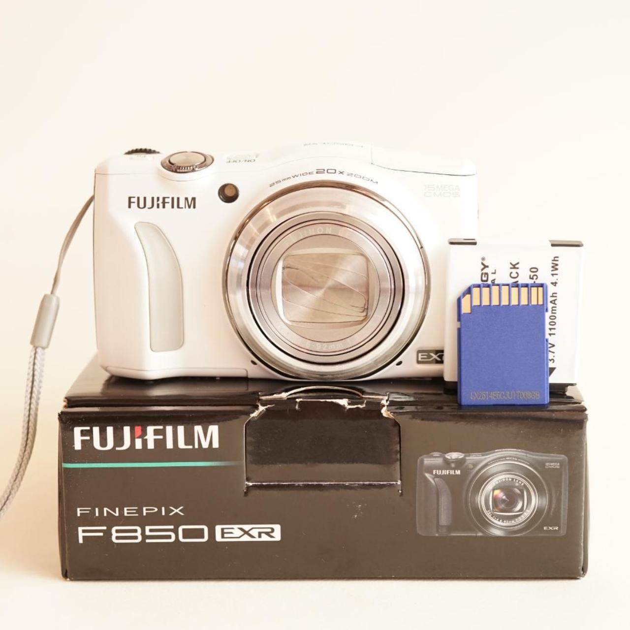 Fujifilm FinePix F850 EXR Digital Camera | 16MP | Tested & Working | White