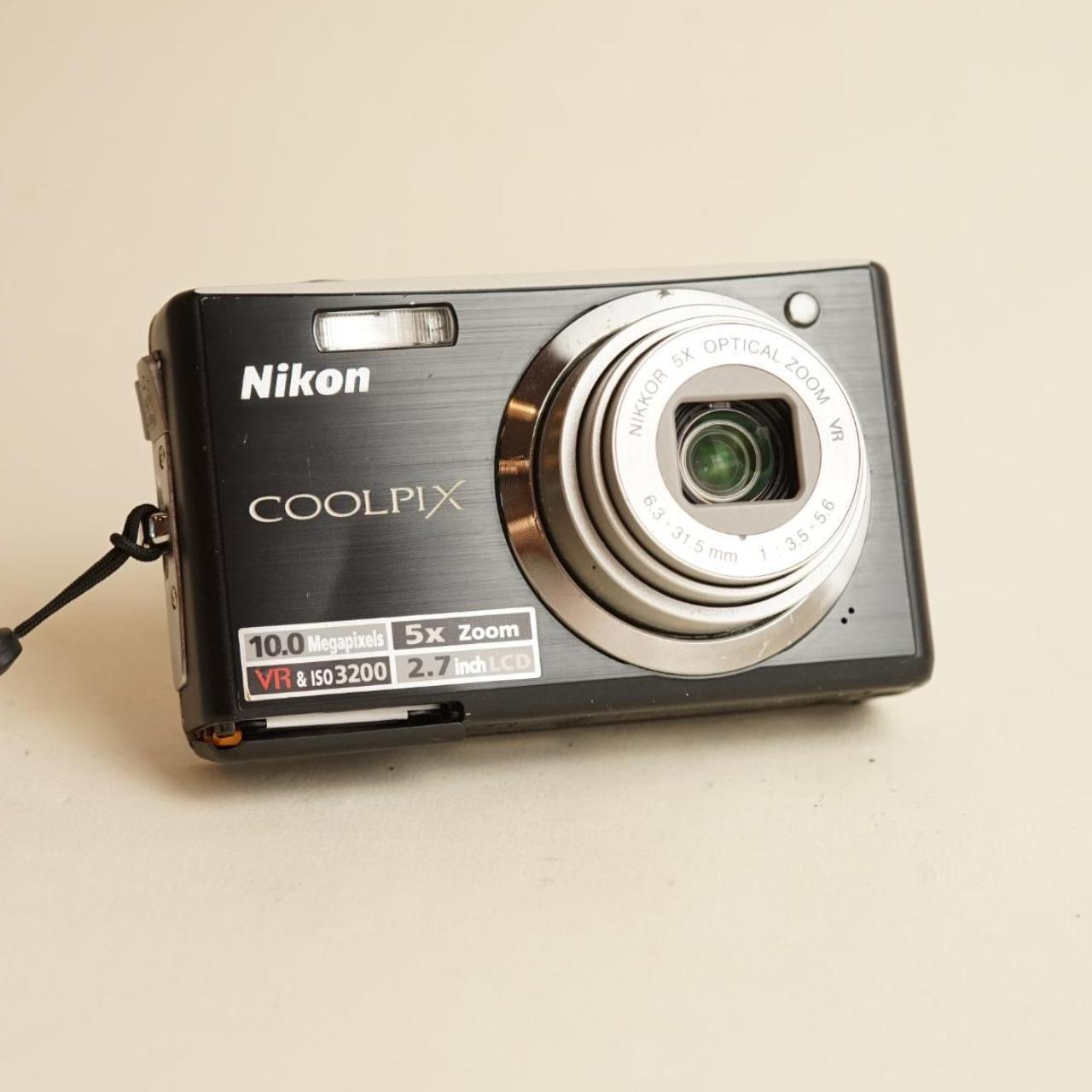 Nikon Coolpix S560 Digital Camera | 10MP | Tested & Working | Black