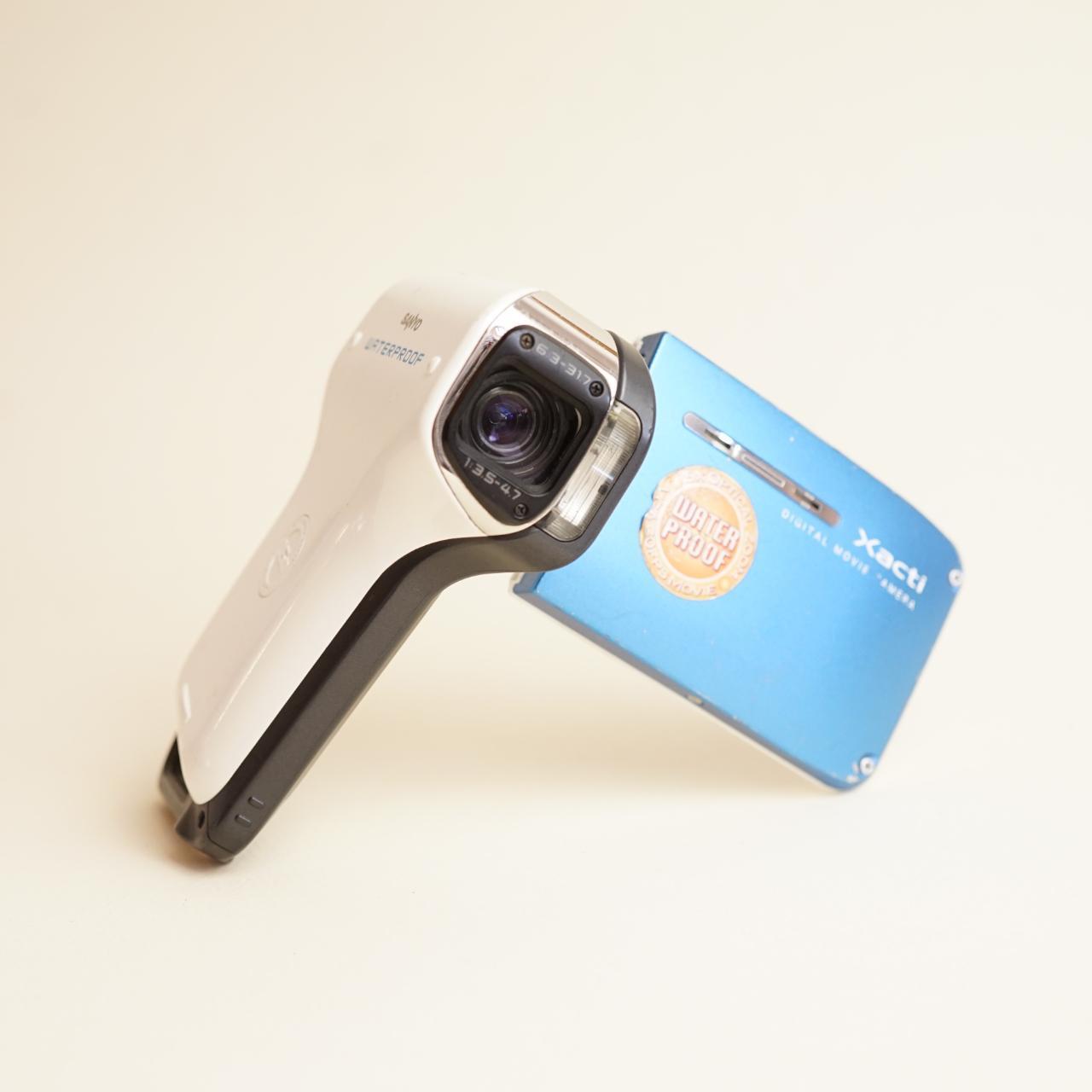 Sanyo VPC-E2 Digital Camcorder | 8MP | Tested & Working | Blue & White