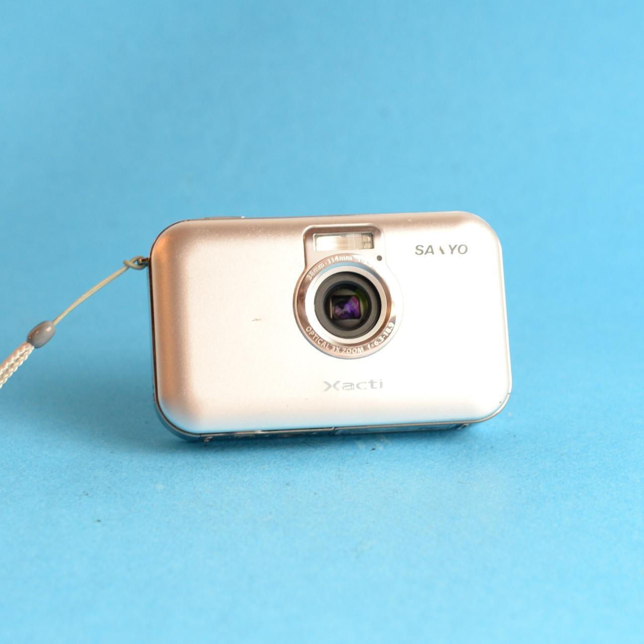 Sanyo Xacti VPC-E6 Digital Camera | 6MP | Tested & Working | Silver