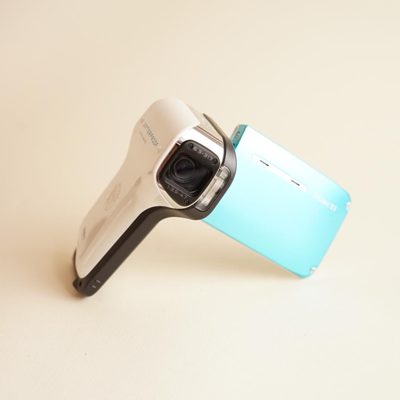 Sanyo Xacti VPC-E1 Digital Camcorder | 6MP | Tested & Working | Blue & White