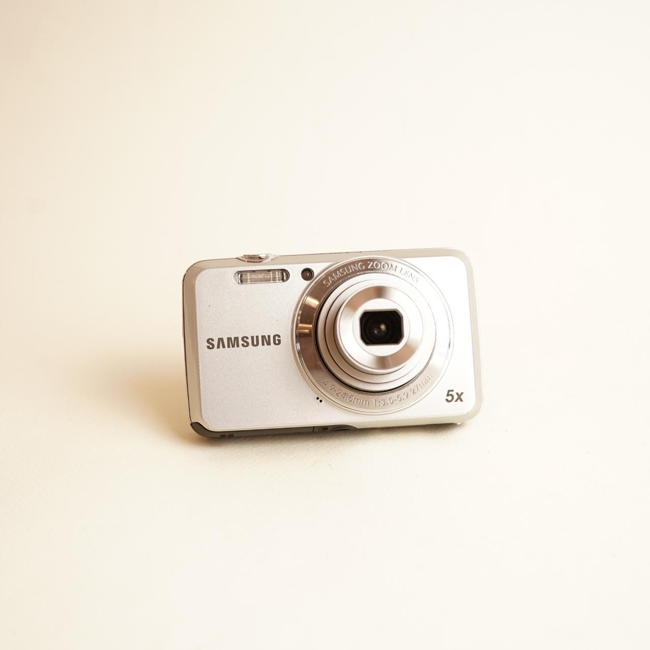 Samsung ES80 Digital Camera | 12.2MP | Read Description | Silver
