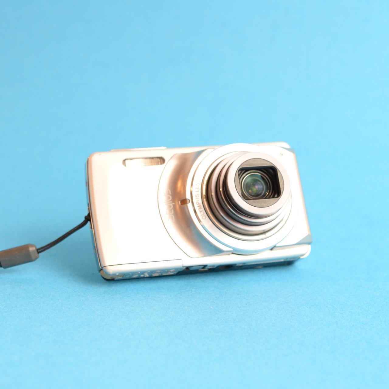 Olympus Stylus 7010 Digital Camera | 12MP | Read Description | Silver