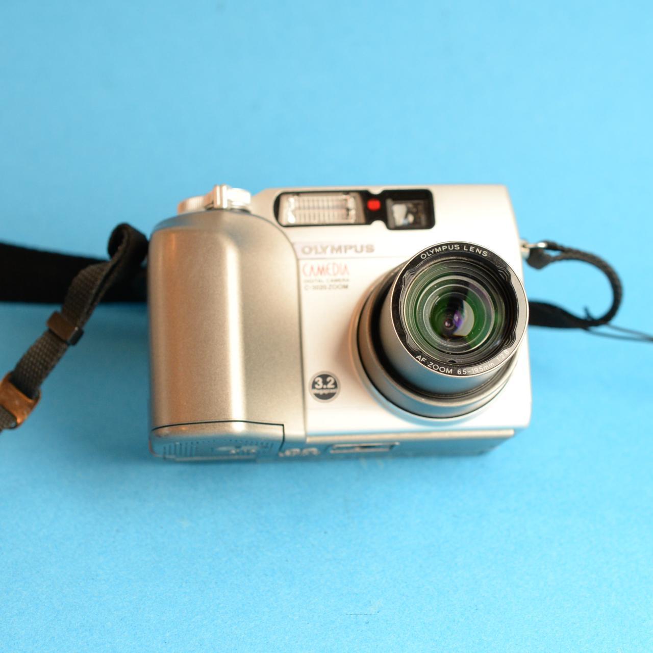 Olympus Camedia C-3020 Zoom Digital Camera | 3.2MP | Tested & Working | Silver