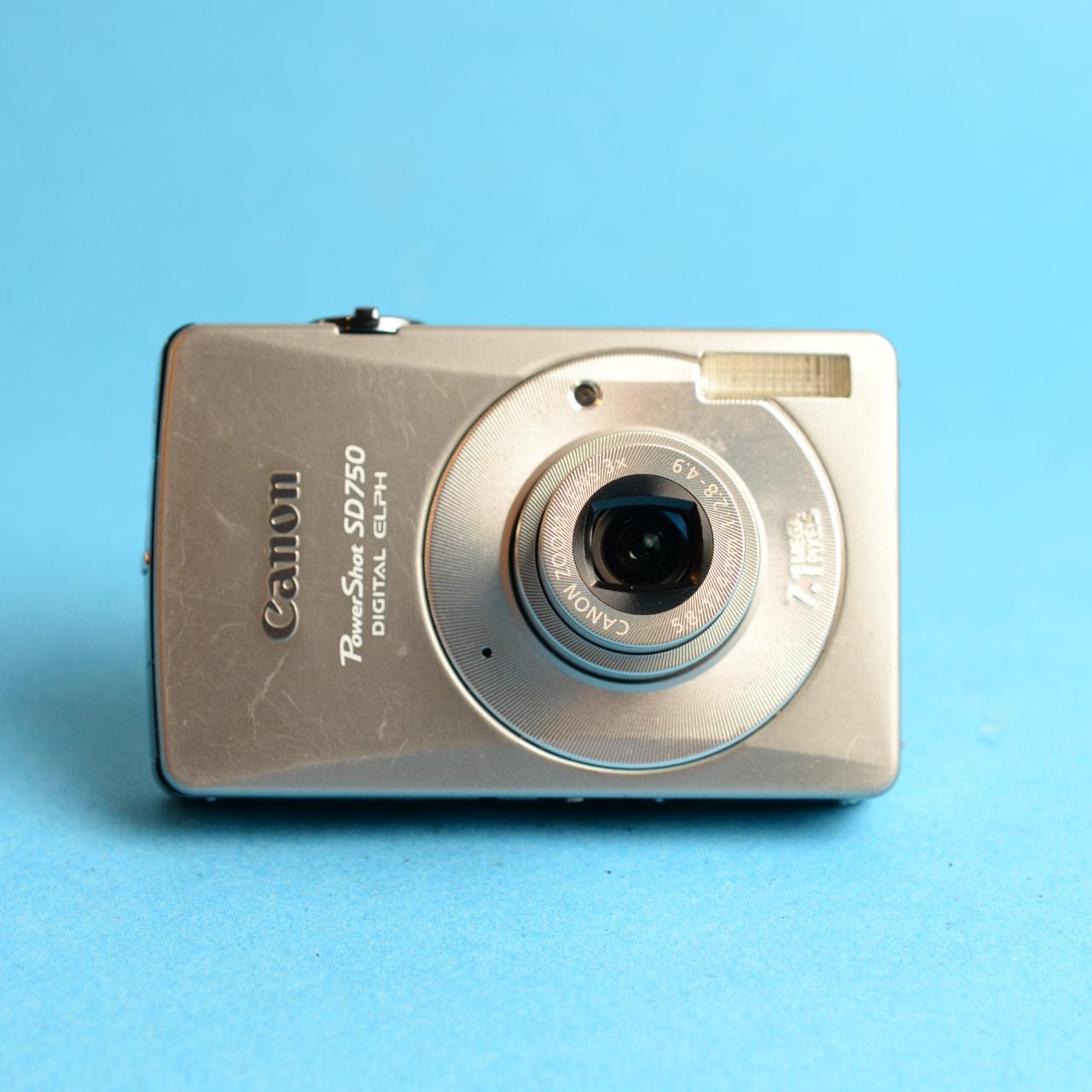 Canon PowerShot SD750 Digital Camera | 7.1MP | Tested & Working | Silver