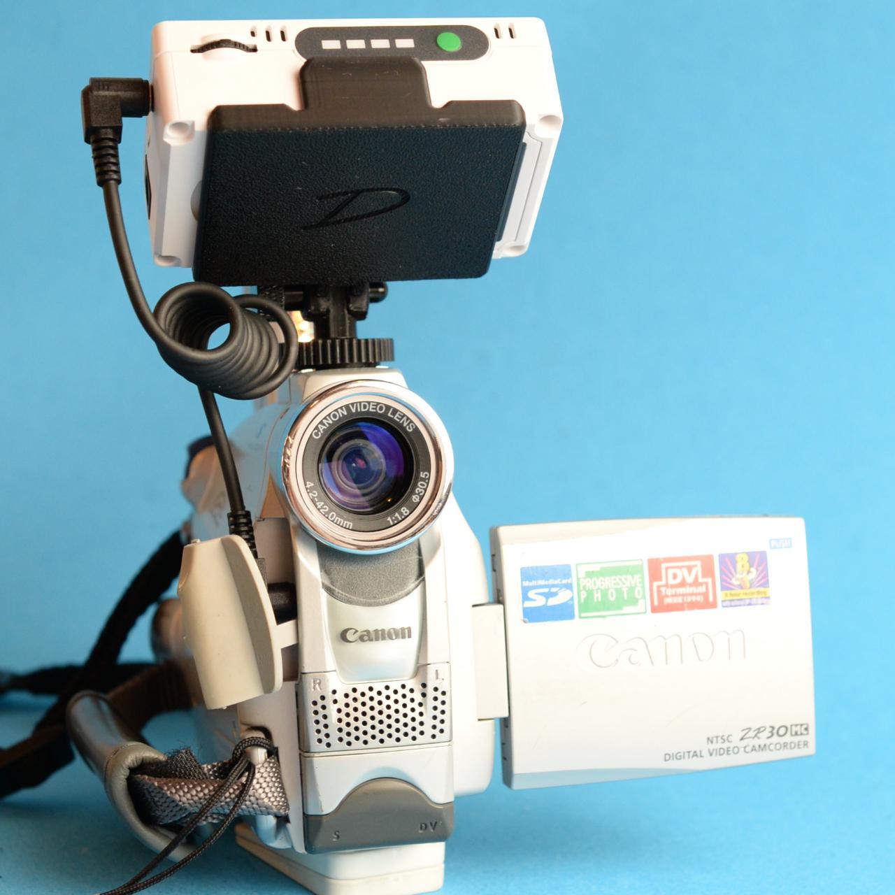 Canon ZR30 Digital Camcorder with Tapeless Accessories | Camcorder | Tested & Working | Silver