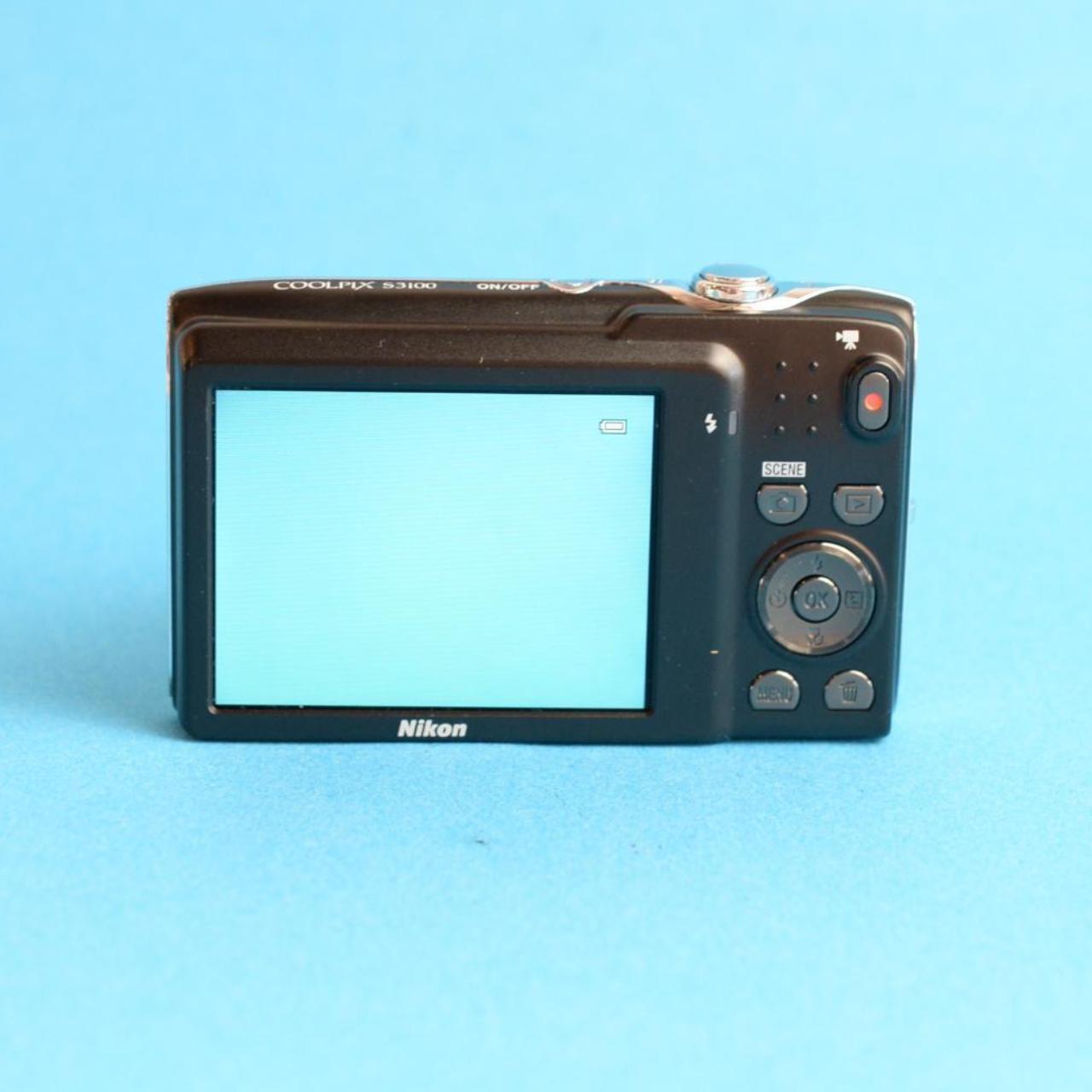 Nikon Coolpix S3100 Digital Camera | 14MP | Tested & Working | Silver