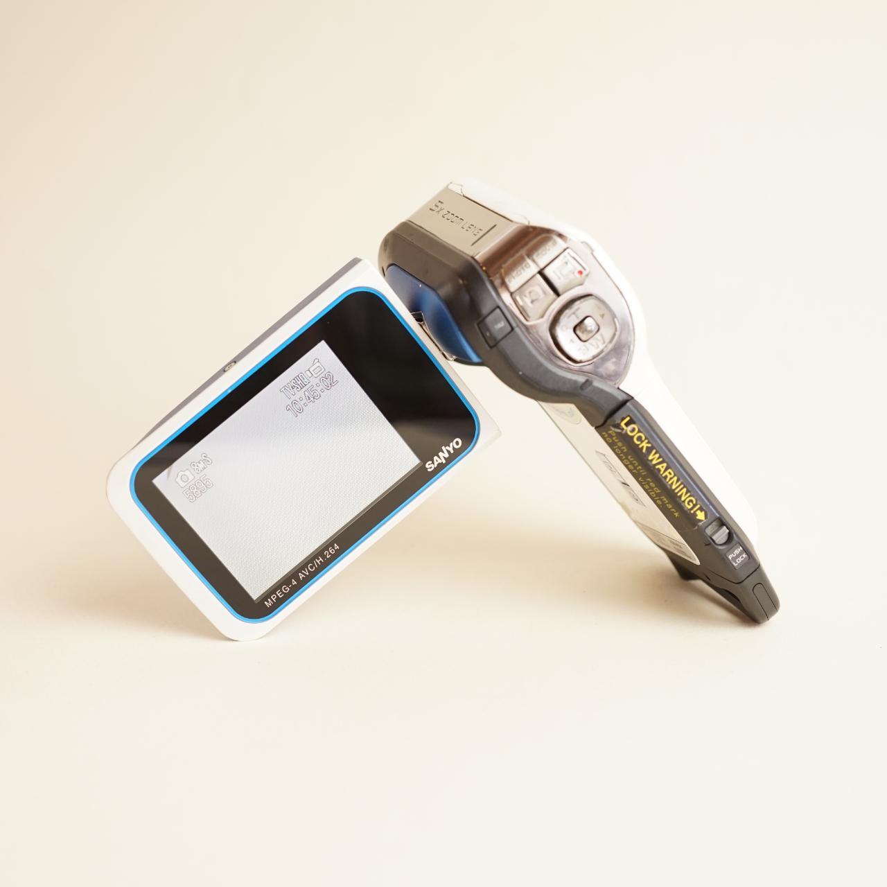 Sanyo VPC-E2 Digital Camcorder | 8MP | Tested & Working | Blue & White