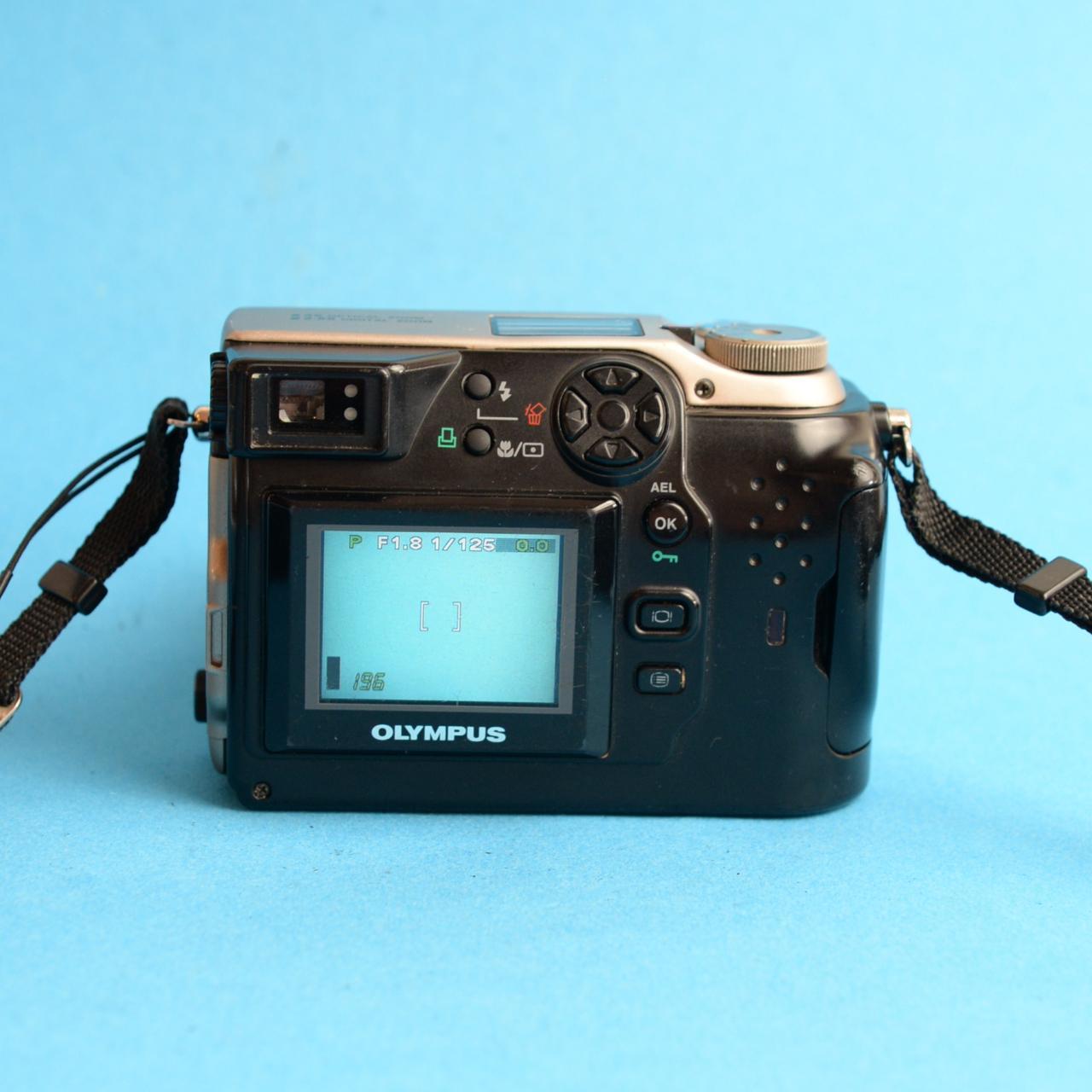 Olympus Camedia C-2040 Zoom Digital Camera | 2.1MP | Tested & Working | Silver & Black