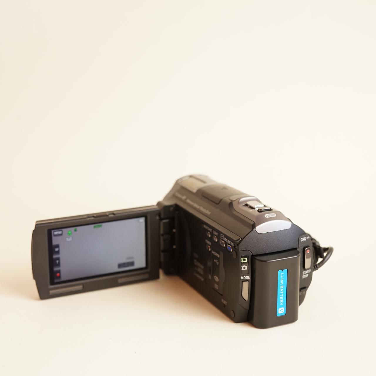 Sony Handycam HDR-PJ710 Camcorder | Built-in Projector | Read Description | Black