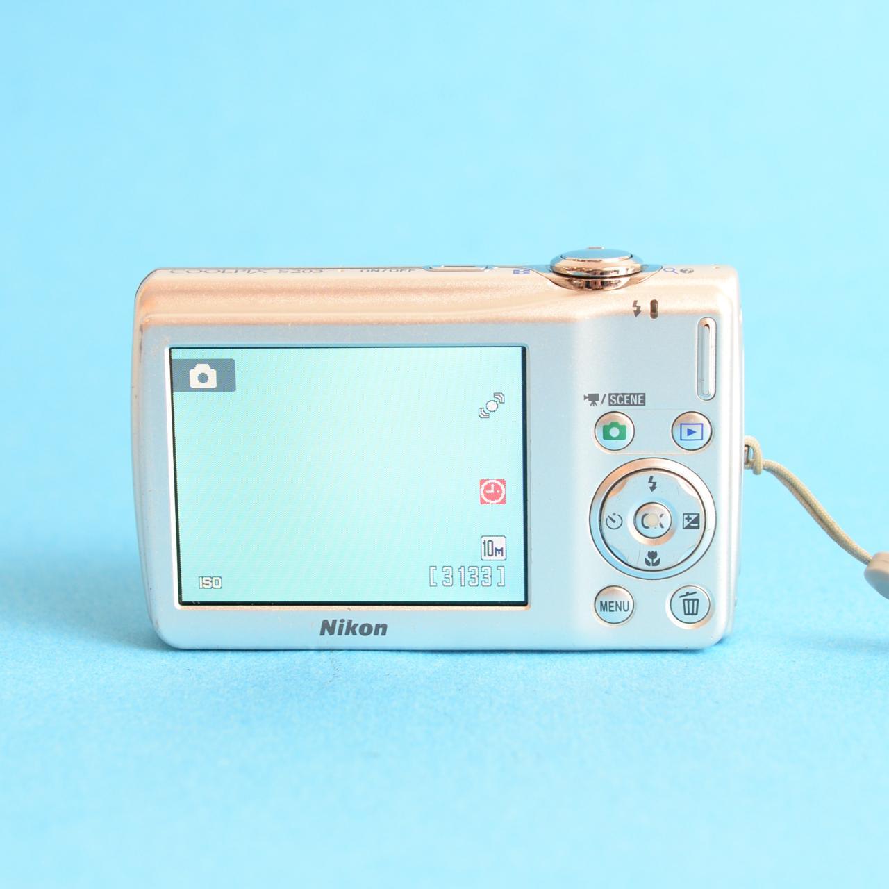 Nikon Coolpix S203 Digital Camera | 10MP | Tested & Working | Silver