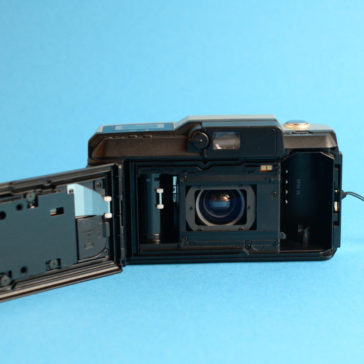Olympus Superzoom 105 Film Camera | 35mm Point & Shoot | Read Description | Silver