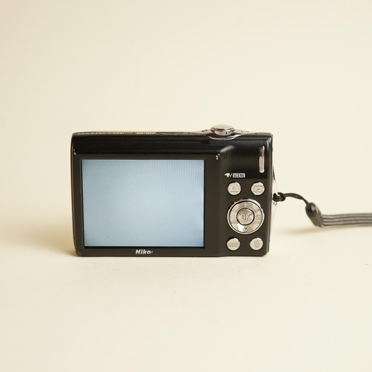 Nikon Coolpix S3000 Digital Camera | 12MP | Tested & Working | Green