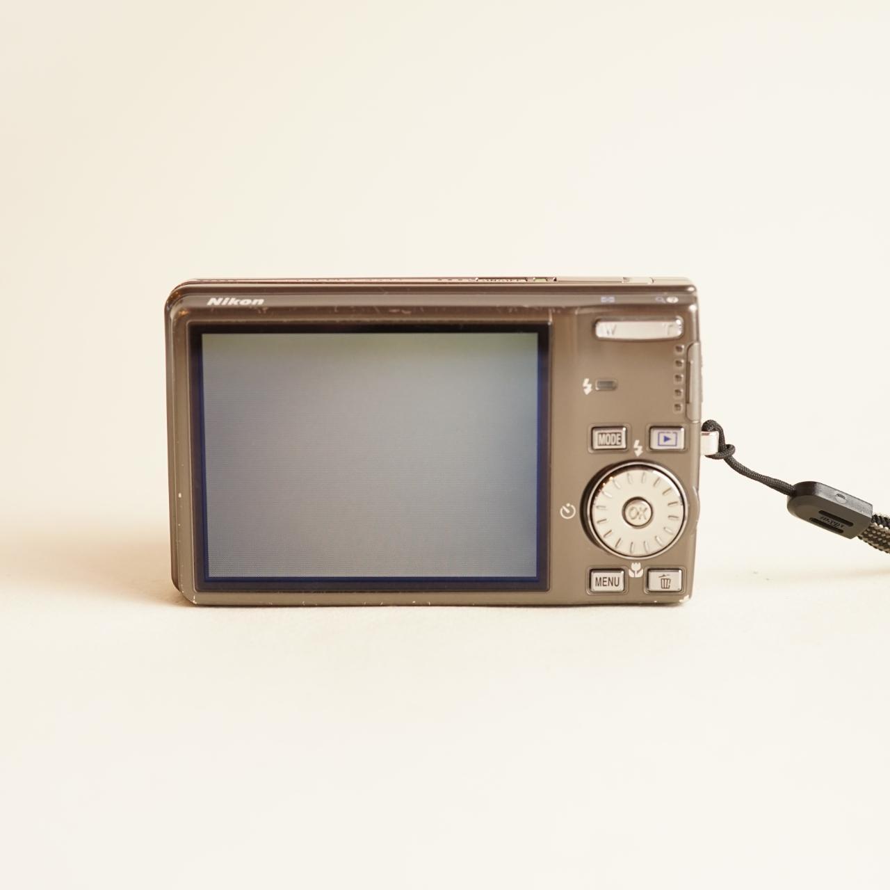 Nikon Coolpix S600 Digital Camera | 10MP | Tested & Working | Grey