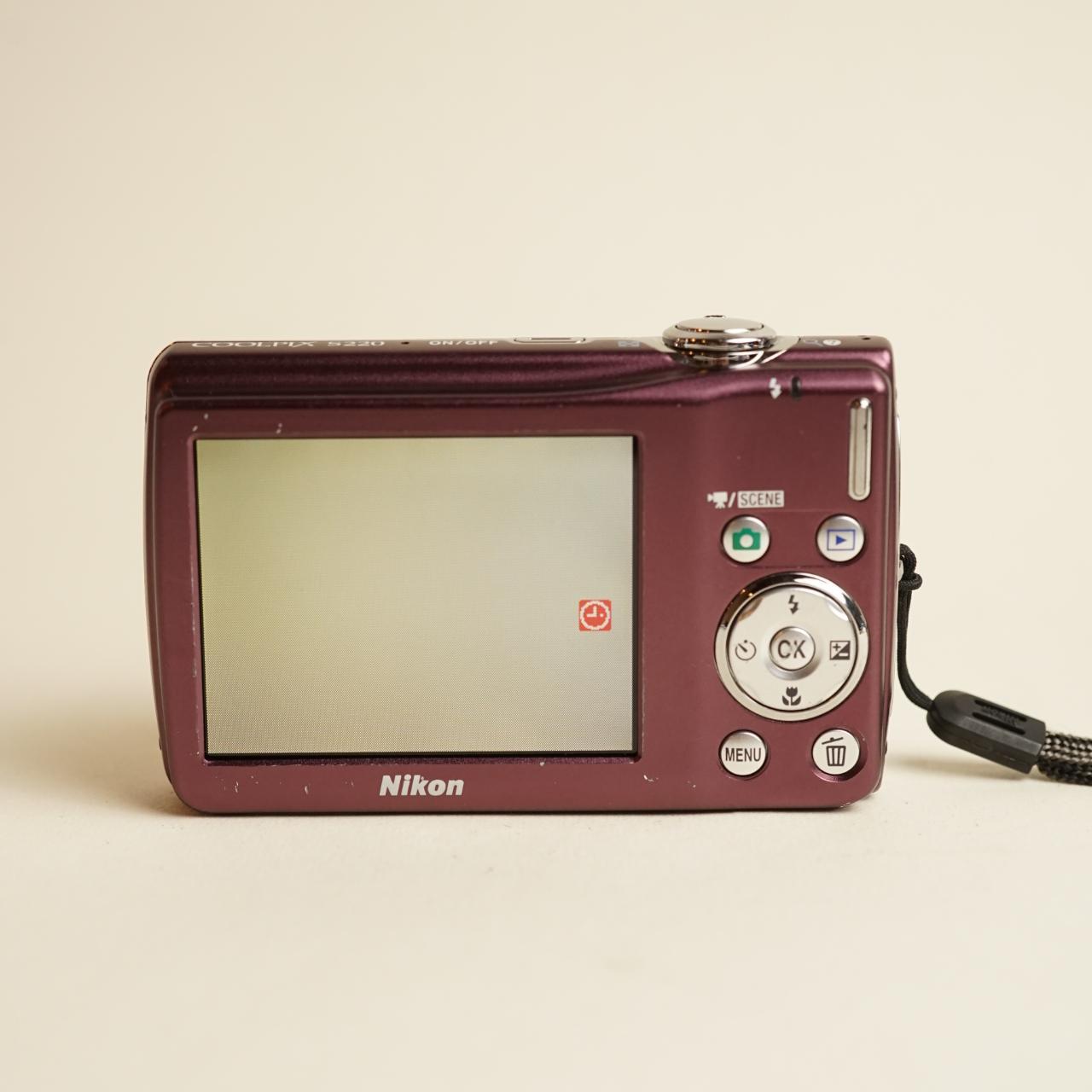 Nikon Coolpix S220 Digital Camera | 10MP | Tested & Working | Maroon