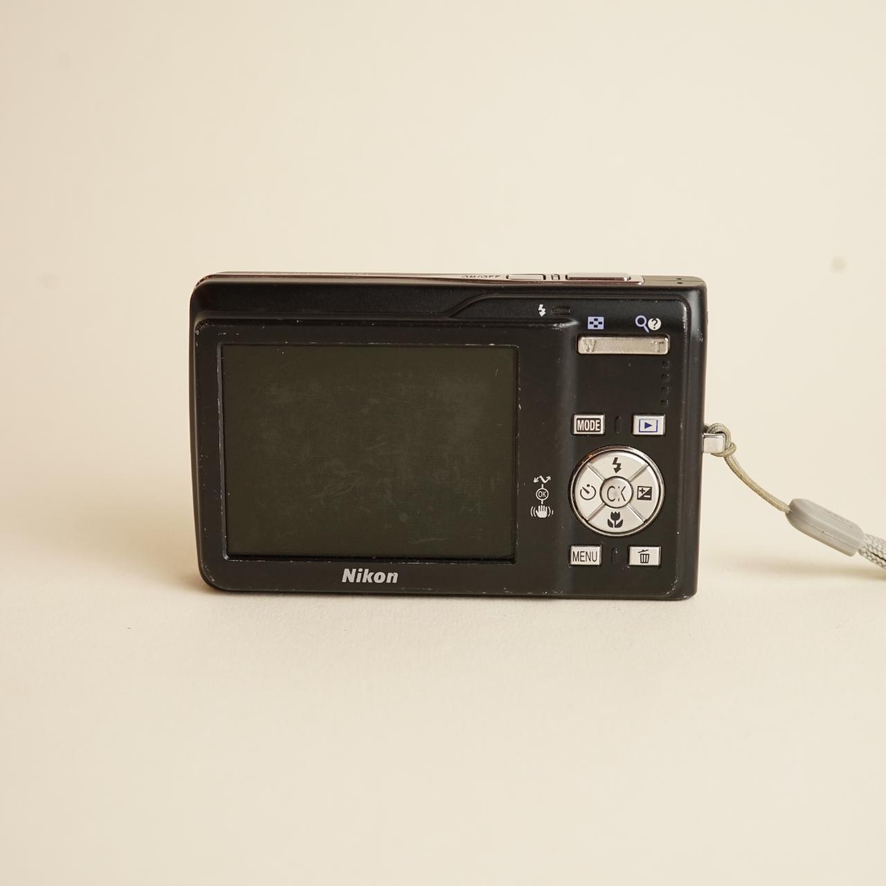 Nikon Coolpix S200 Digital Camera | 7.1MP | Tested & Working | Black