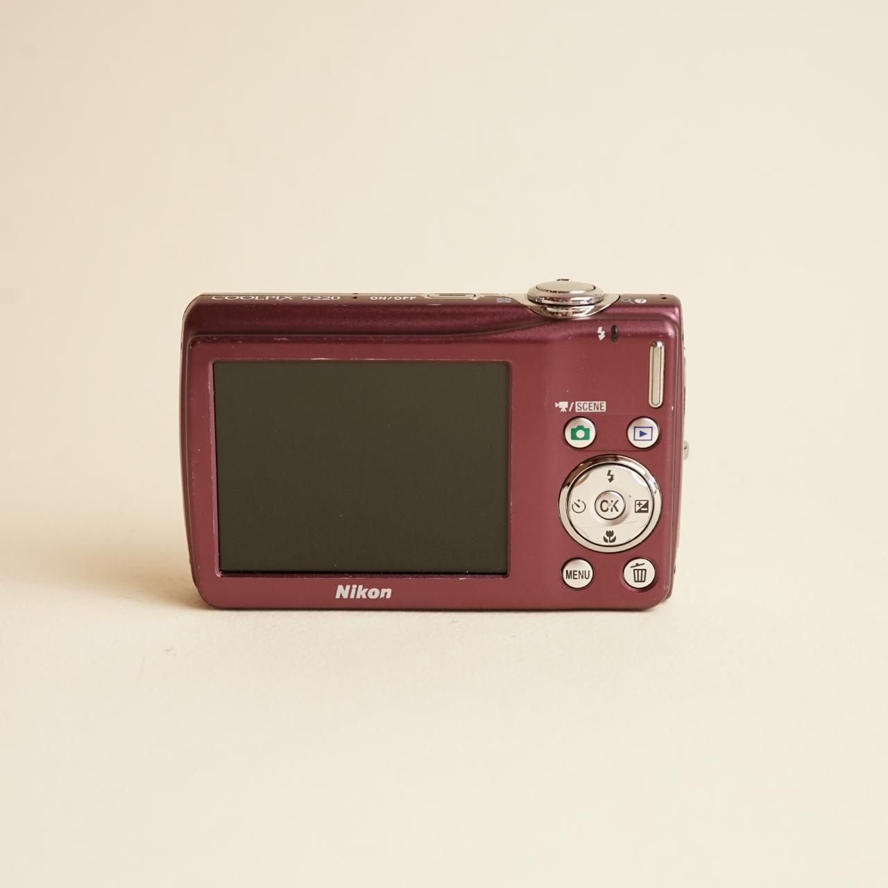 Nikon Coolpix S220 Digital Camera | 10MP | Tested & Working | Maroon
