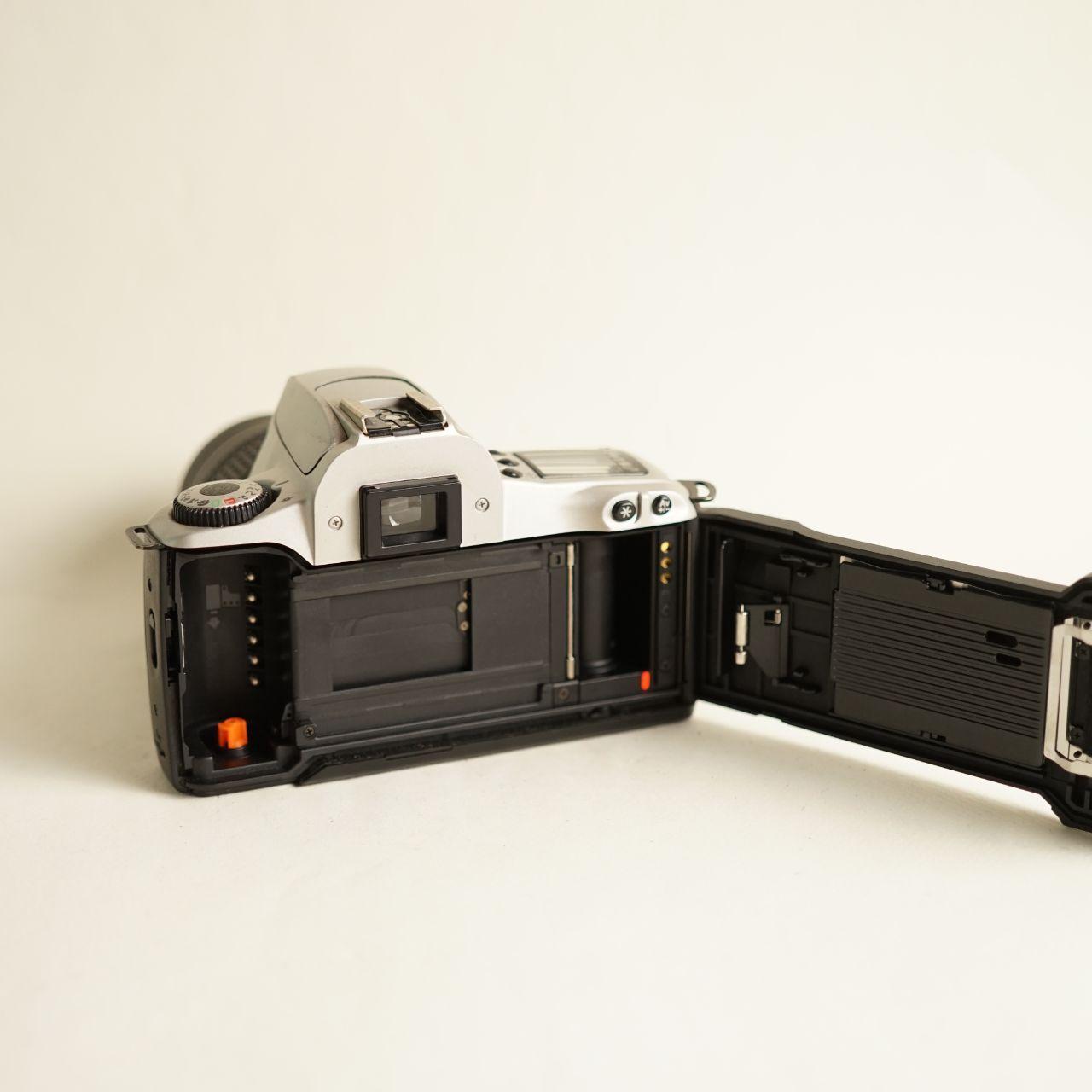 Canon EOS Rebel 2000 35mm SLR Film Camera with Canon EF 35–80mm Lens | Tested & Working | Silver & Black