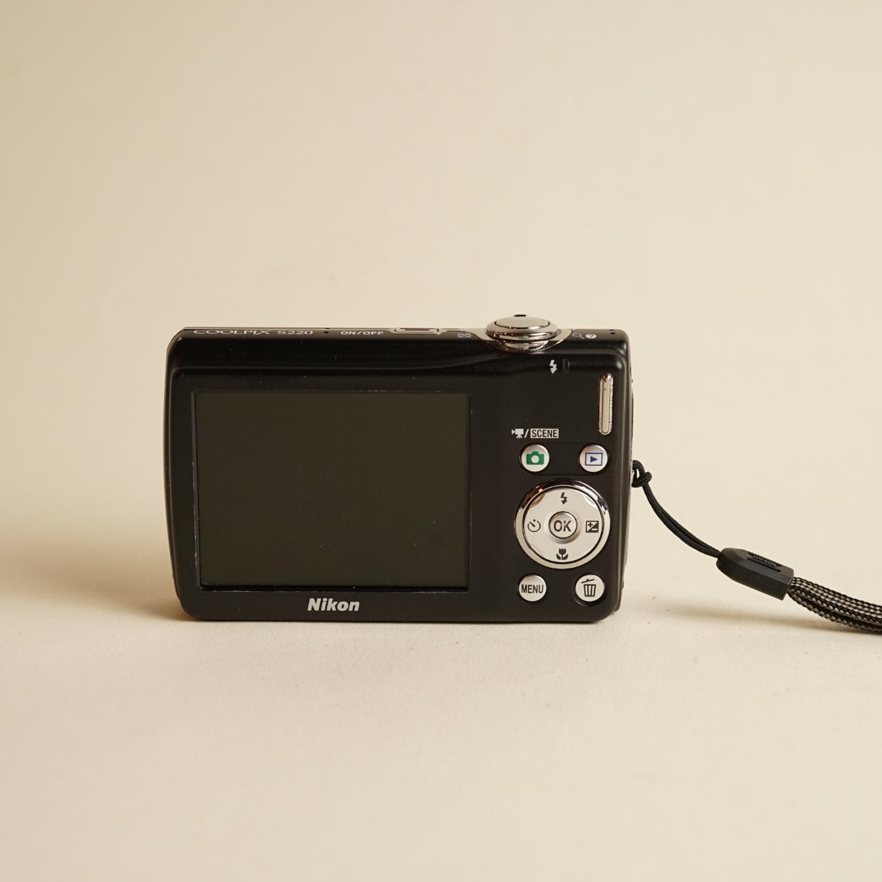 Nikon Coolpix S220 Digital Camera | 10MP | Tested & Working | Black