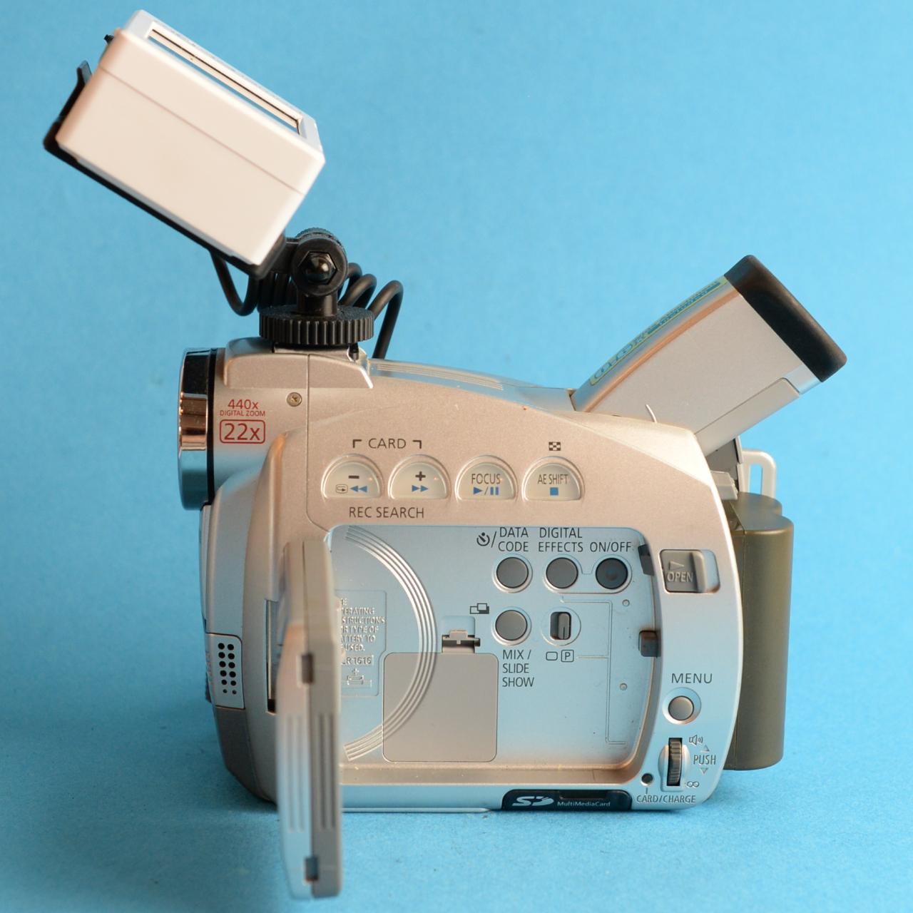 Canon ZR70 Digital Camcorder with Tapeless Accessories | Camcorder | Tested & Working | Silver