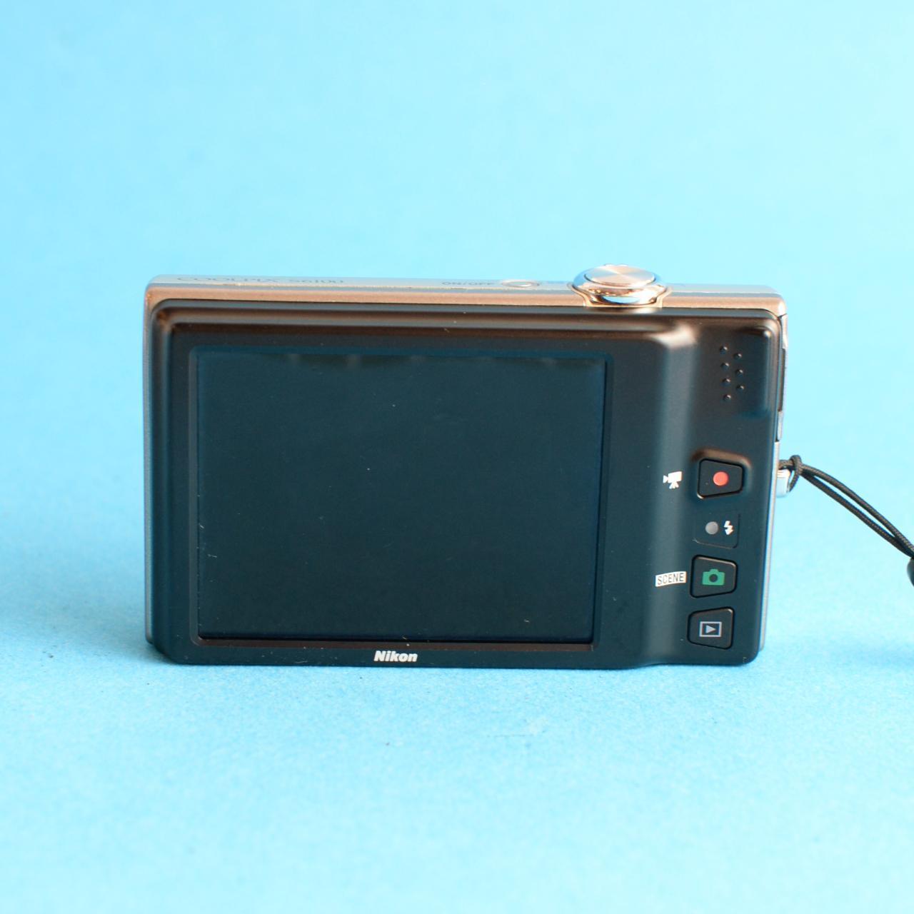 Nikon Coolpix S6100 Digital Camera | 16MP | Tested & Working | Silver