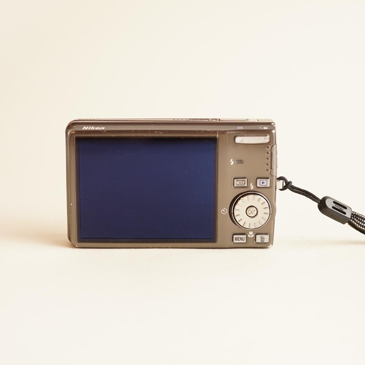 Nikon Coolpix S600 Digital Camera | 10MP | Tested & Working | Grey