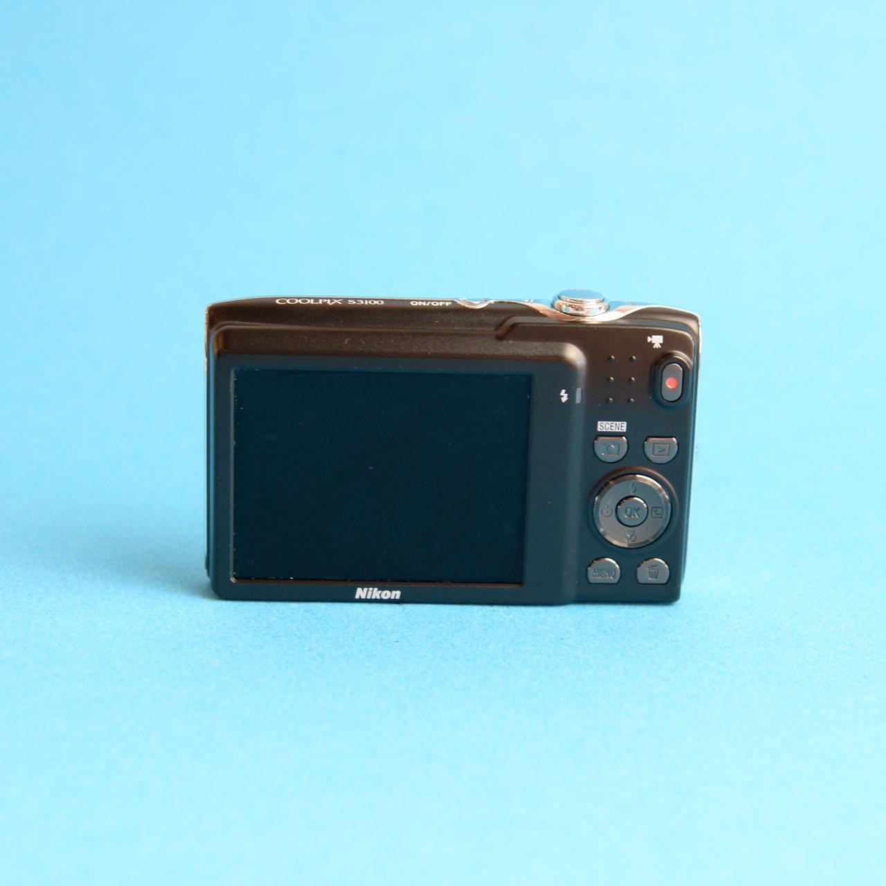 Nikon Coolpix S3100 Digital Camera | 14MP | Tested & Working | Silver