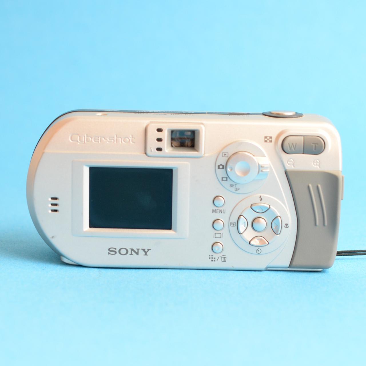 Sony Cyber-shot DSC-P72 Digital Camera | 3.2MP | Tested & Working | Silver