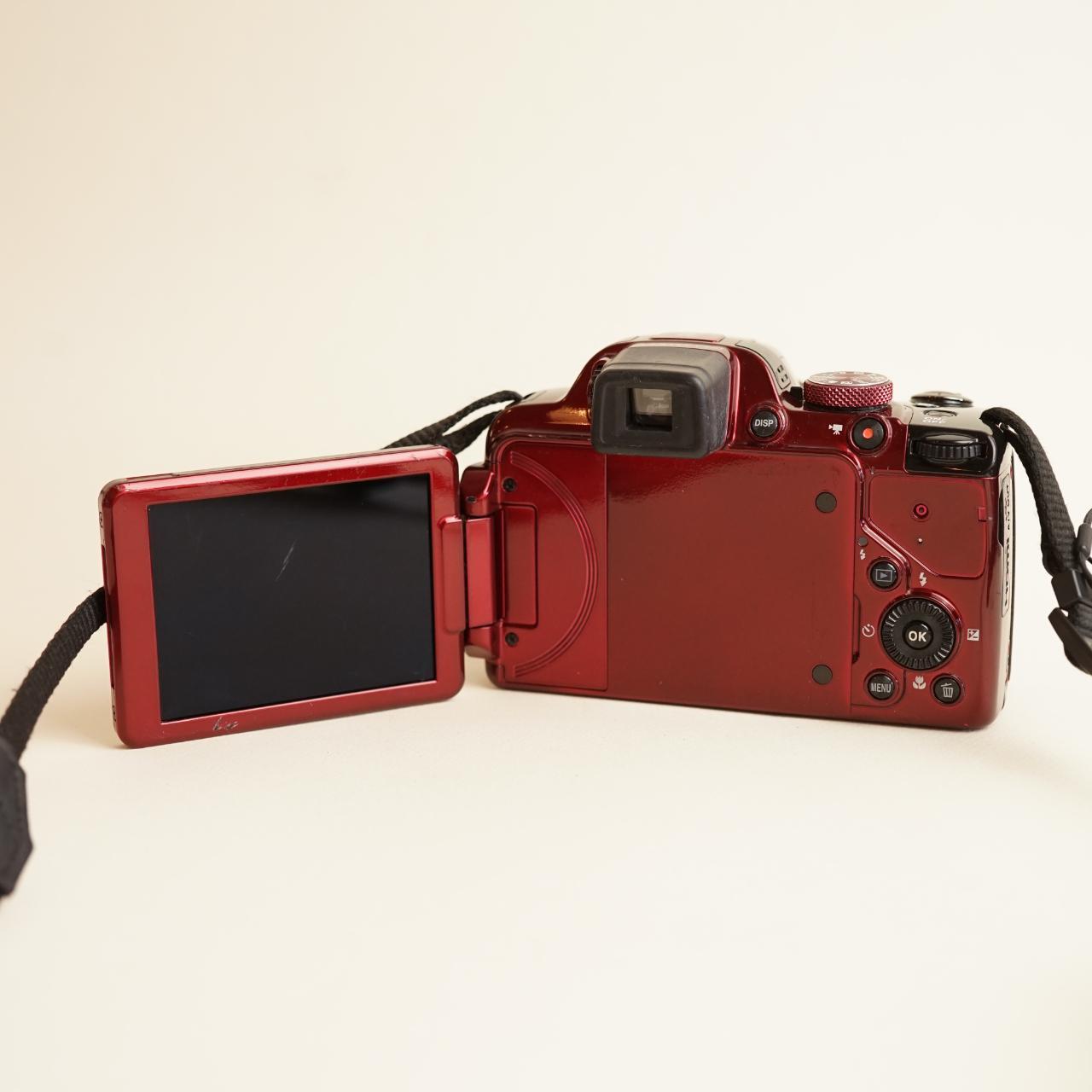 Nikon Coolpix P520 w/ selfie screen Digital Camera | 18.1MP | Tested & Working | Red