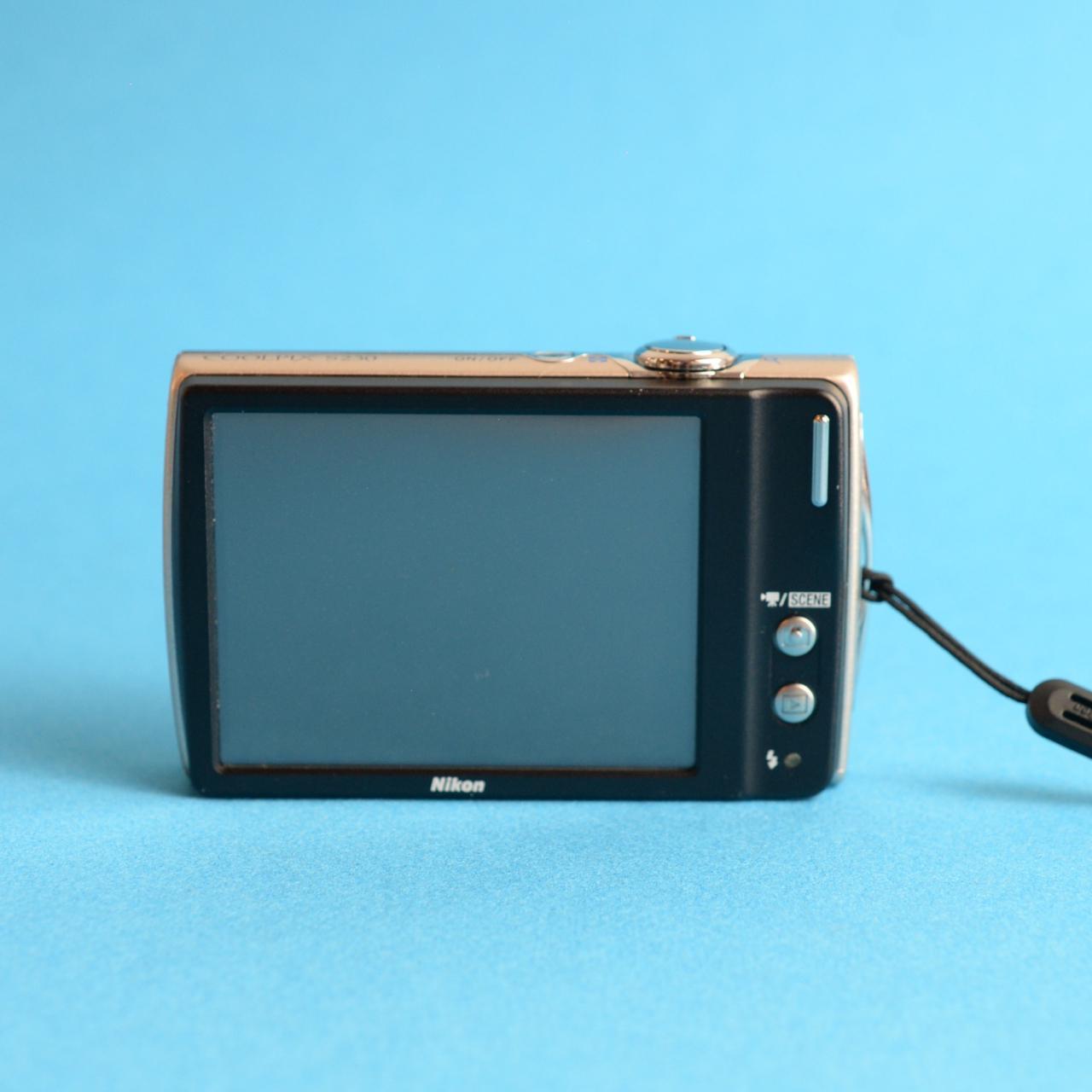 Nikon Coolpix S230 Digital Camera | 10MP | Tested & Working | Silver
