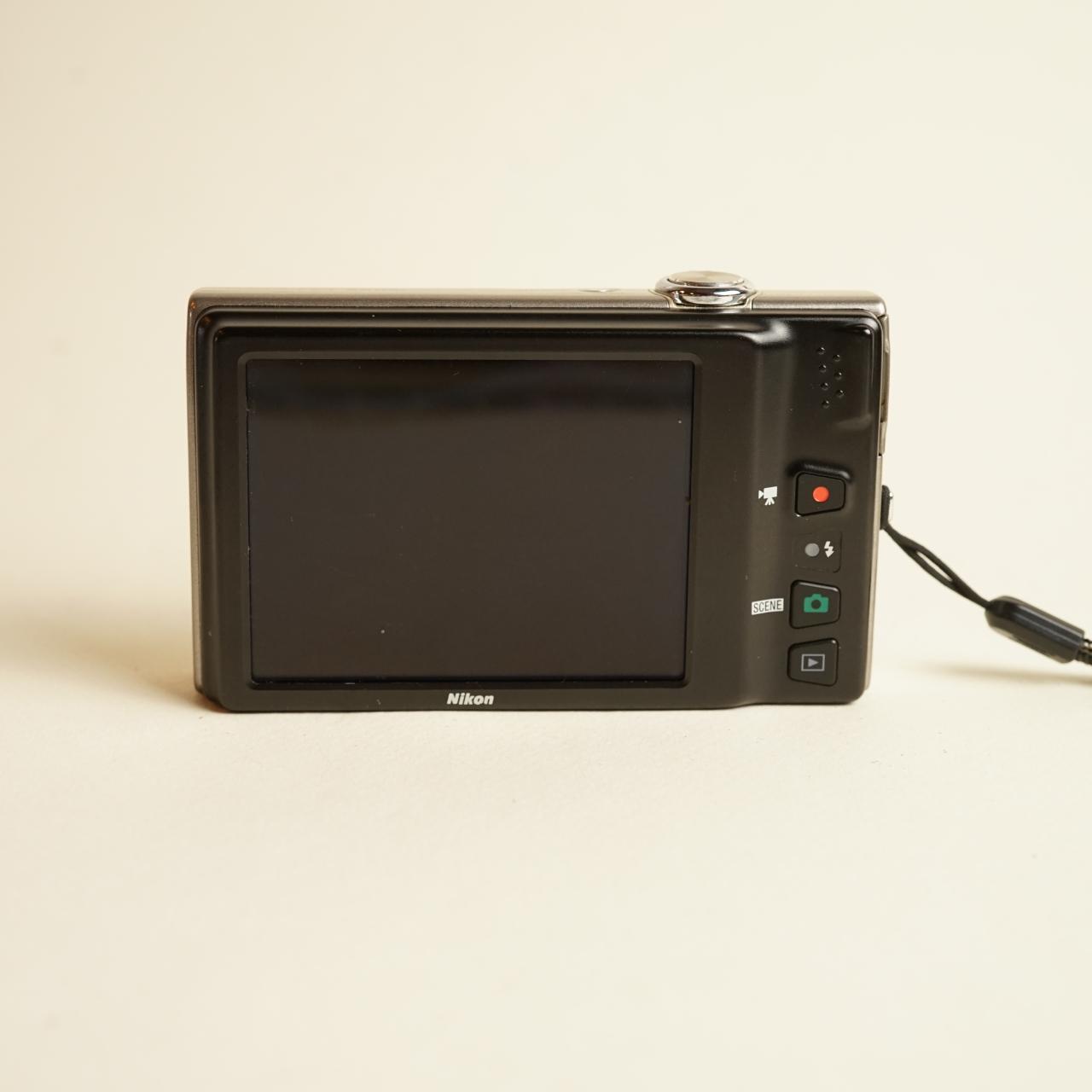 Nikon Coolpix S6100 Digital Camera | 16MP | Tested & Working | Silver
