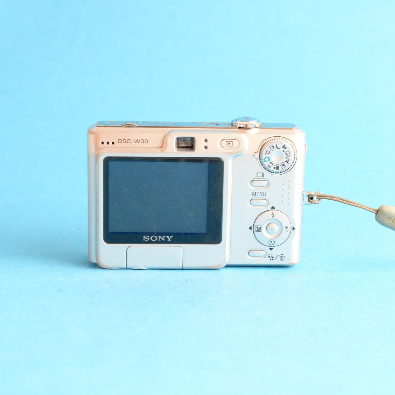 Sony Cyber-shot DSC-W30 Digital Camera | 6MP | Read Description | Silver