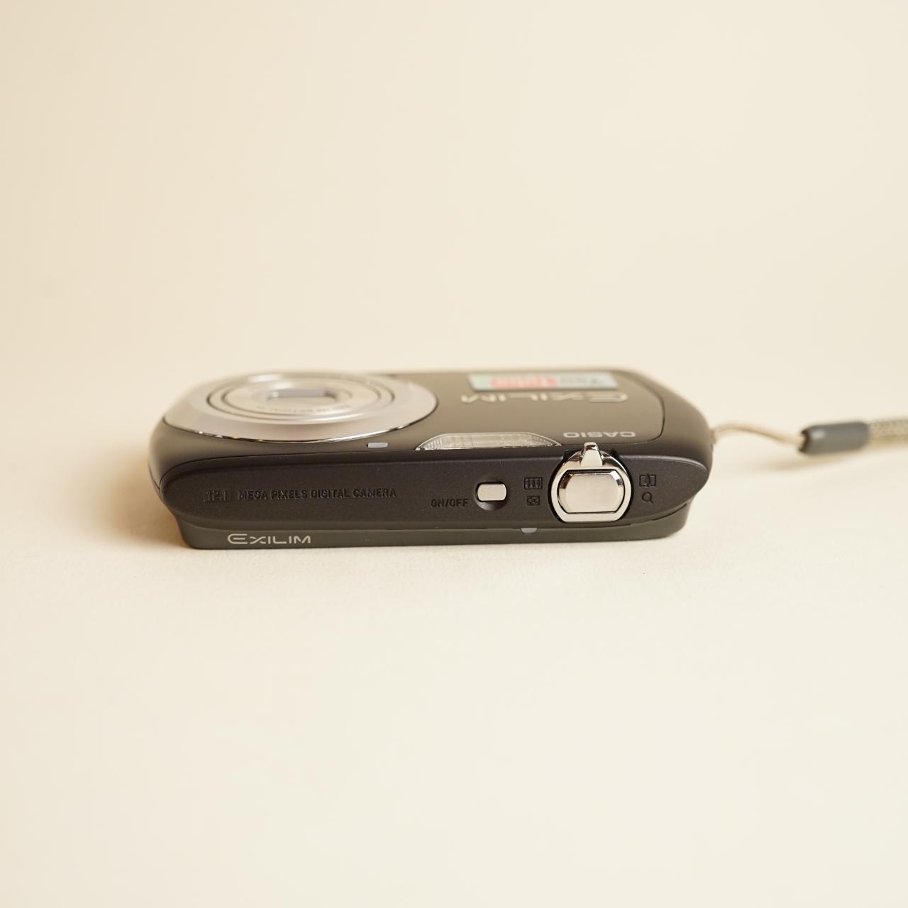 Casio Exilim EX-S8 Digital Camera | 12.1MP | Tested & Working | Black