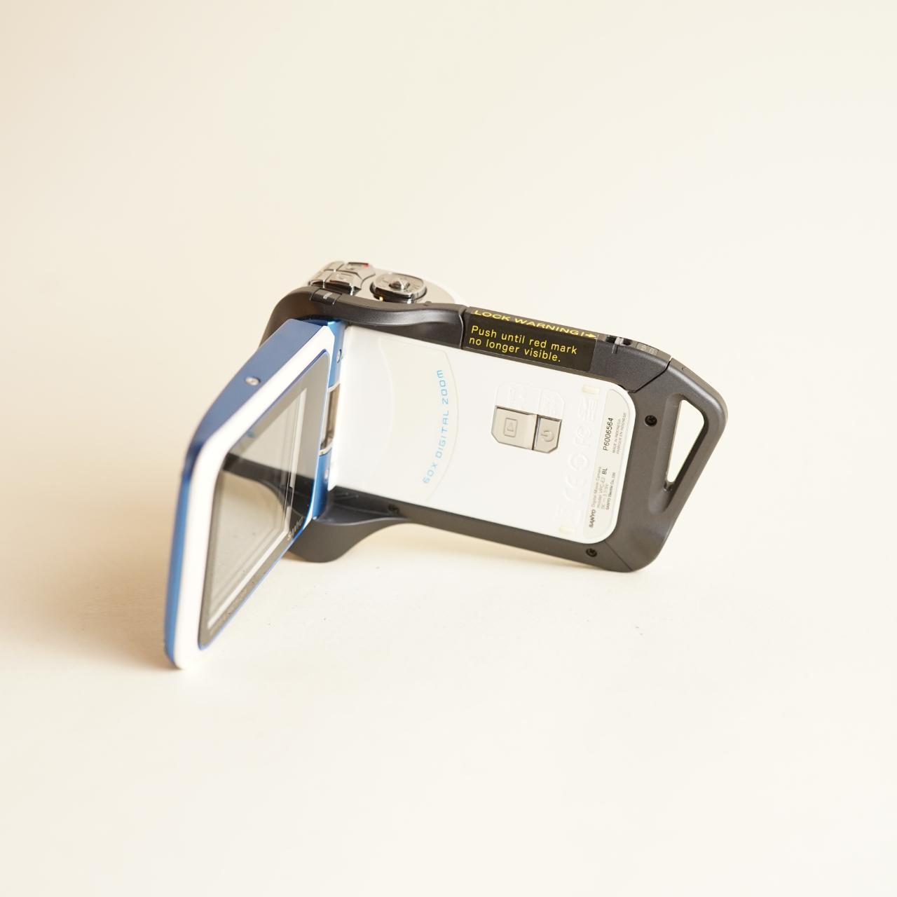 Sanyo VPC-E2 Waterproof Digital Camcorder | 8MP | Tested & Working | White & Blue