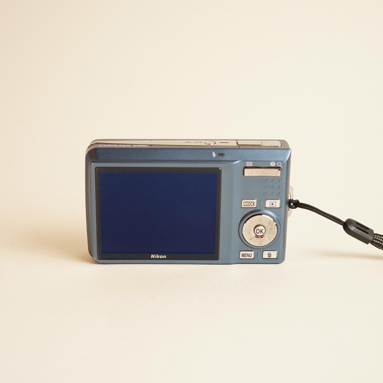 Nikon Coolpix S550 Digital Camera | 10MP | Read Description | Blue