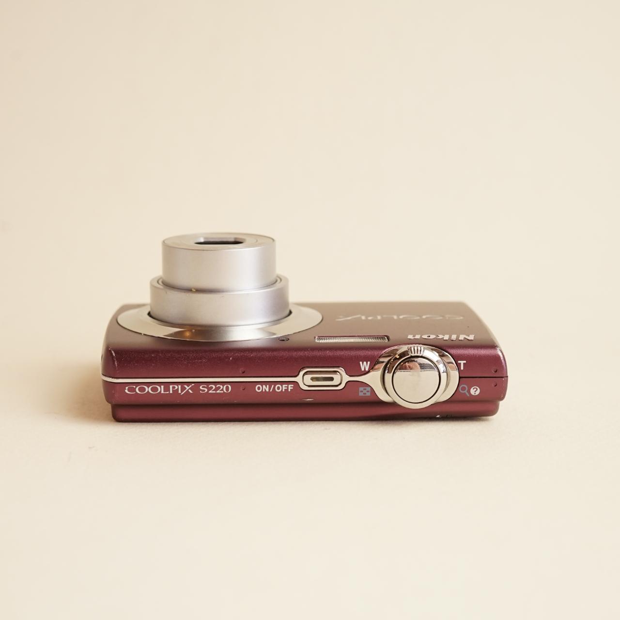 Nikon Coolpix S220 Digital Camera | 10MP | Tested & Working | Maroon