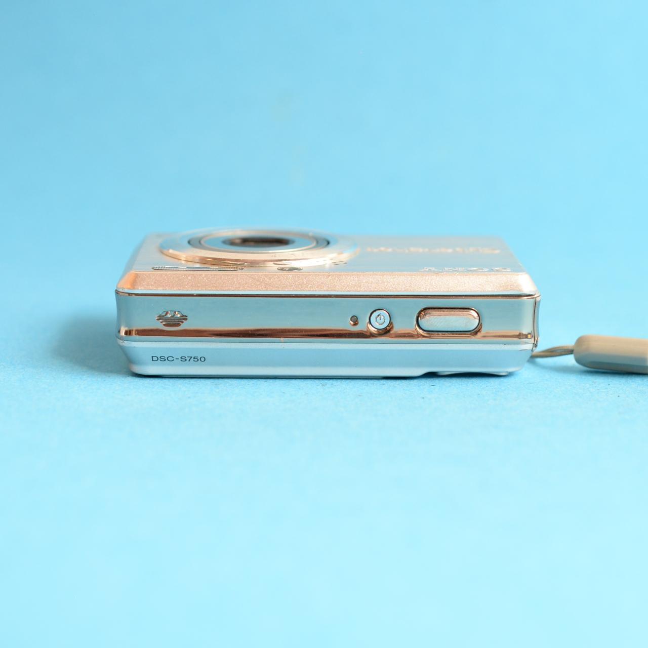 Sony CyberShot DSC-S750 Digital Camera | 7.2MP | Tested & Working | Silver