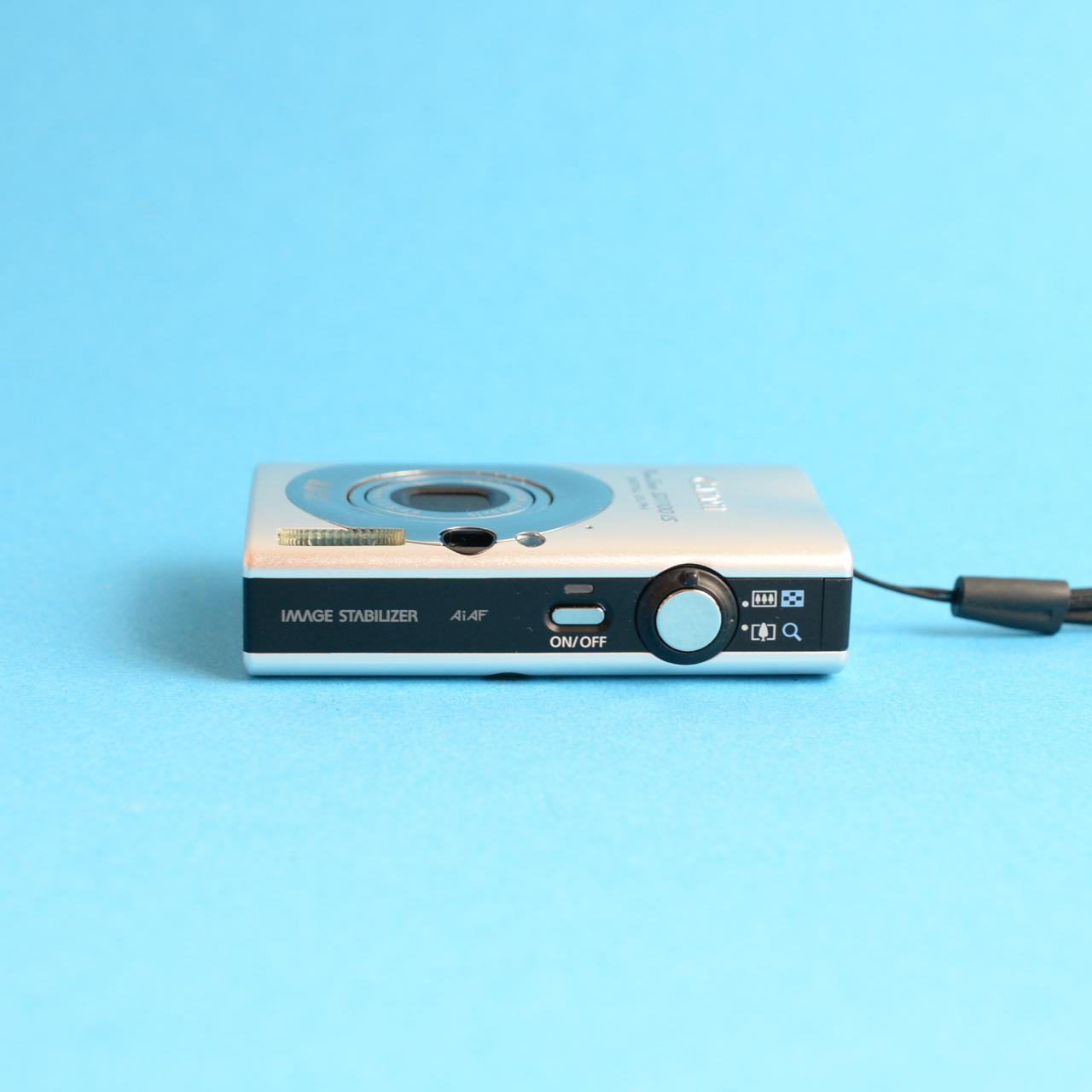 Canon PowerShot SD1100 IS Digital Camera | 8MP | Tested & Working | Silver