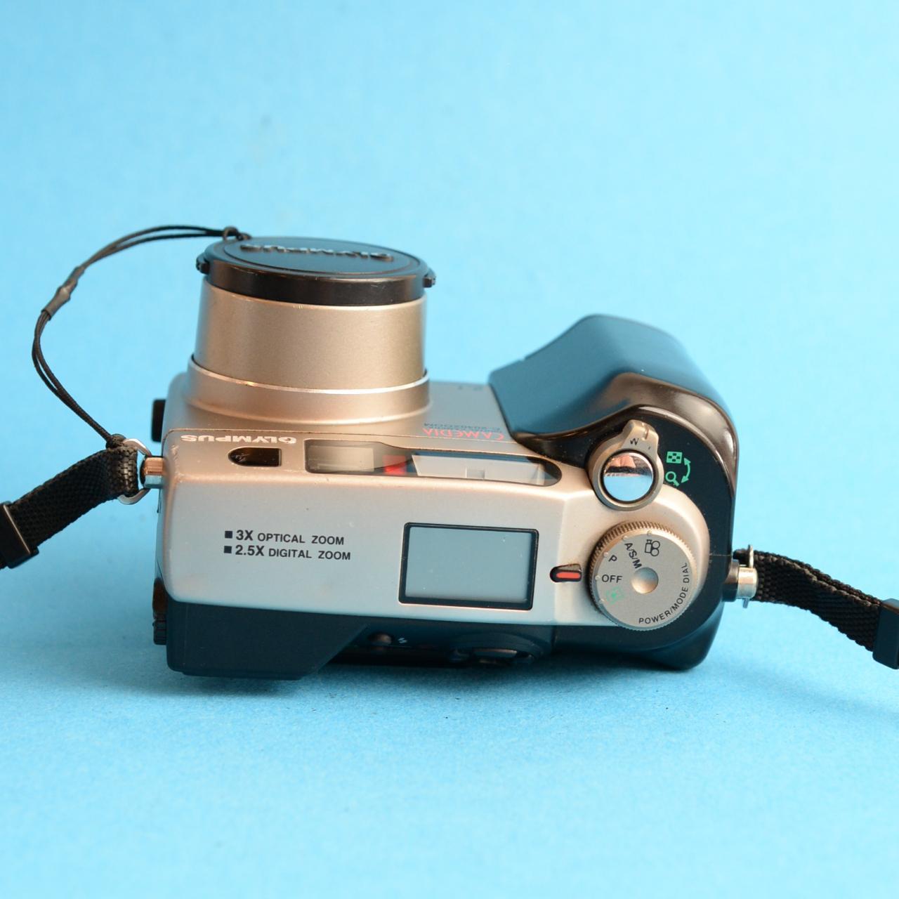 Olympus Camedia C-2040 Zoom Digital Camera | 2.1MP | Tested & Working | Silver & Black